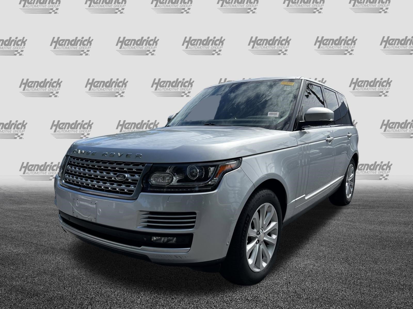 2015 Land Rover Range Rover HSE photo 2