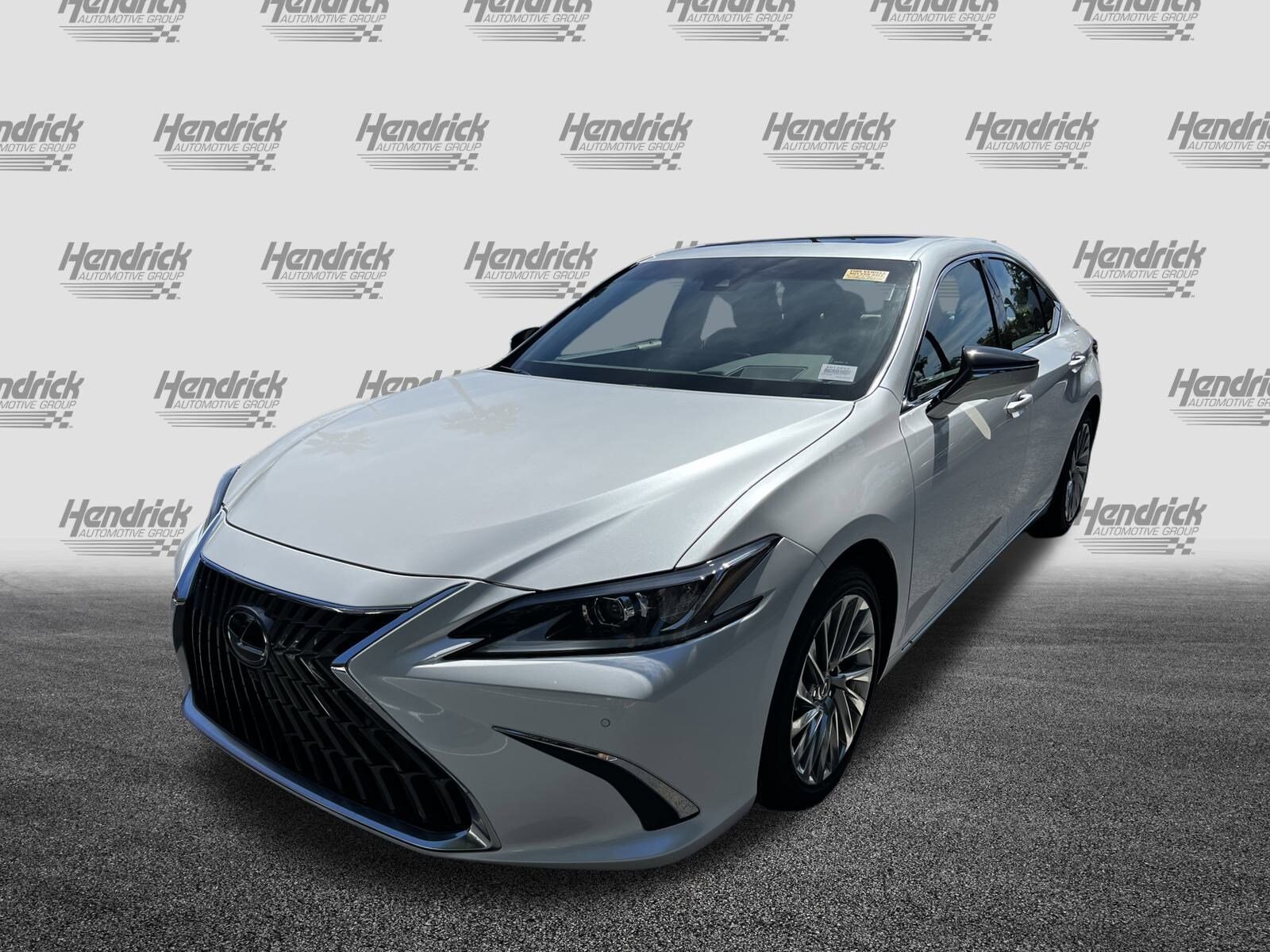 2023 Lexus ES 300h Luxury photo 4