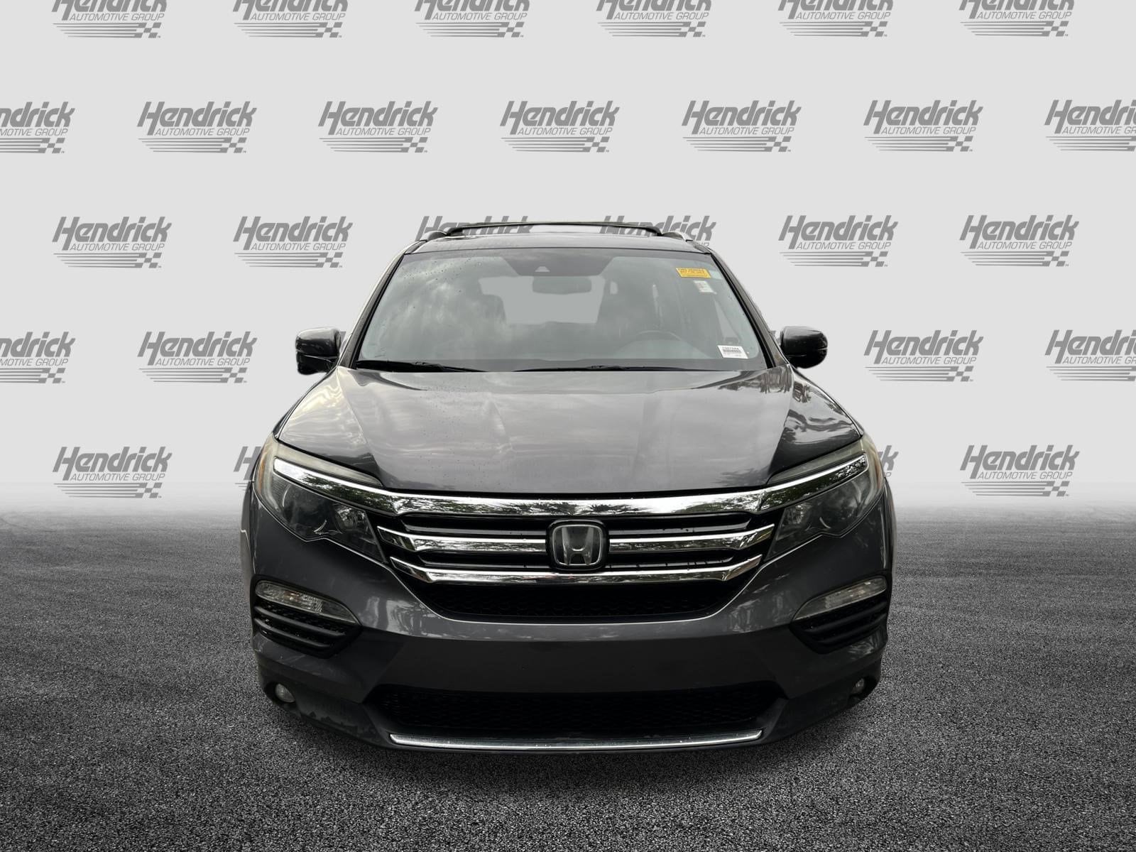 2017 Honda Pilot Touring photo 2