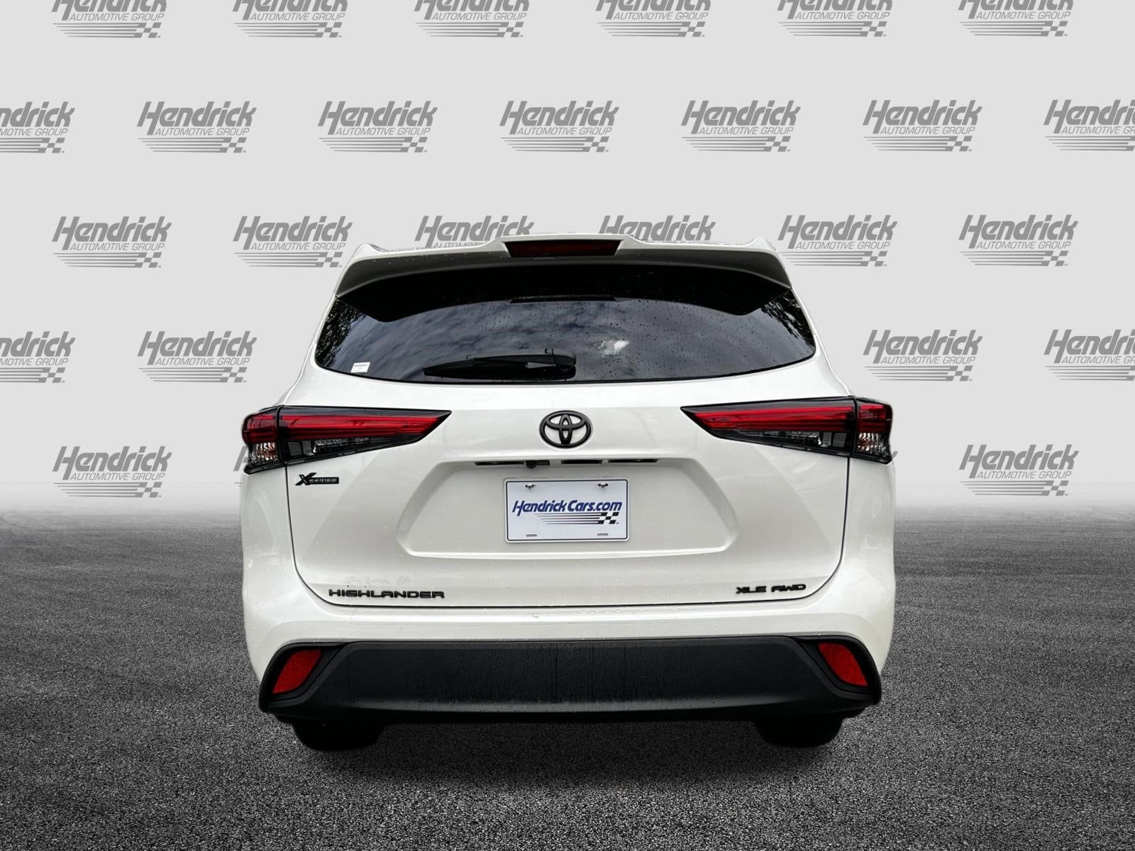2021 Toyota Highlander XLE photo 6