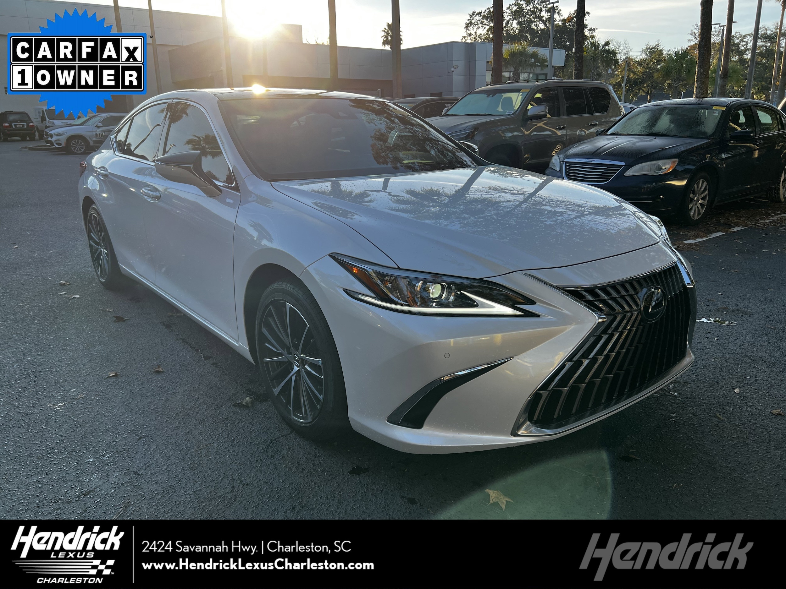 2023 Lexus ES 350's photo