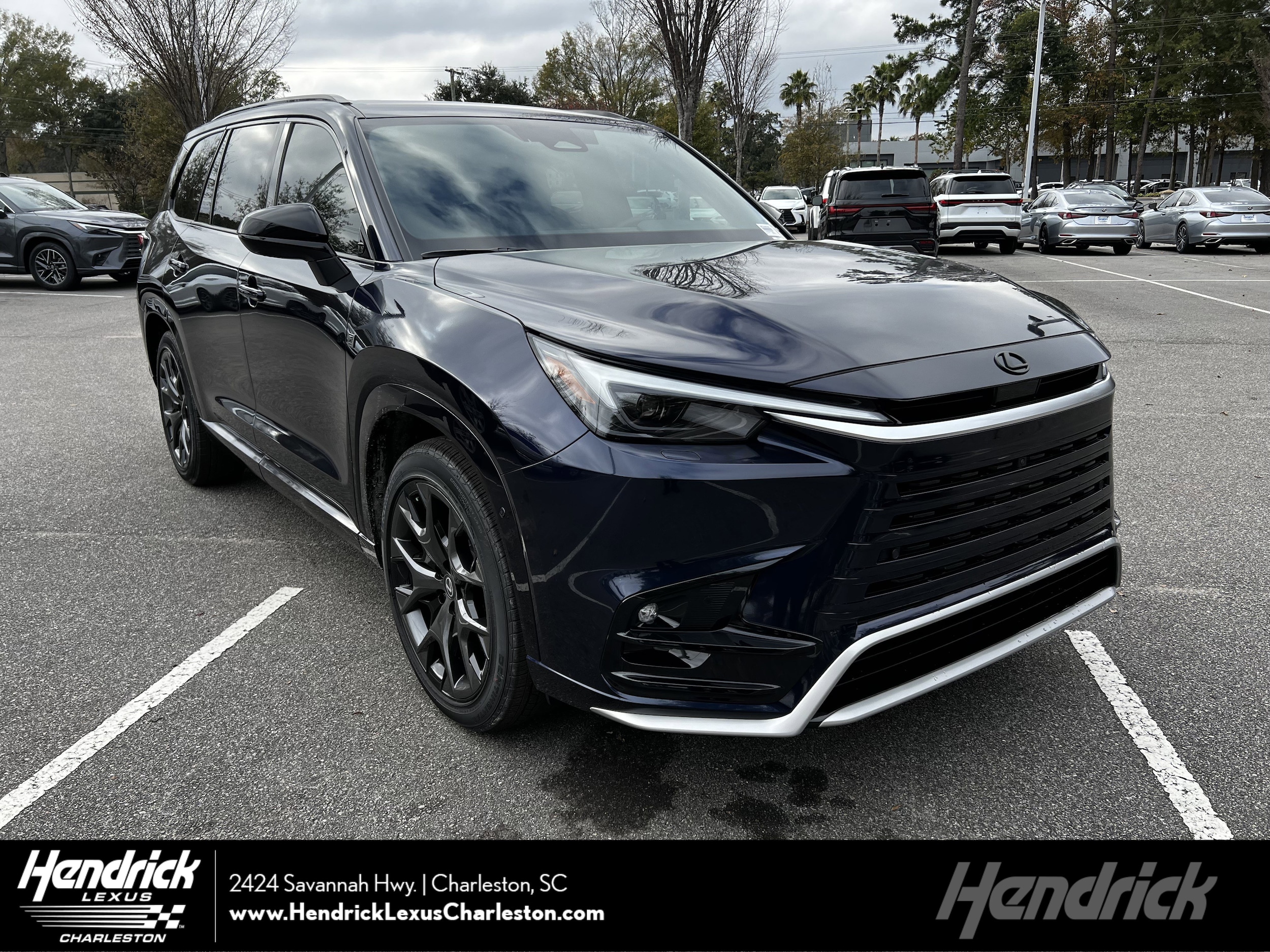 2026 Lexus TX Hybrid's photo