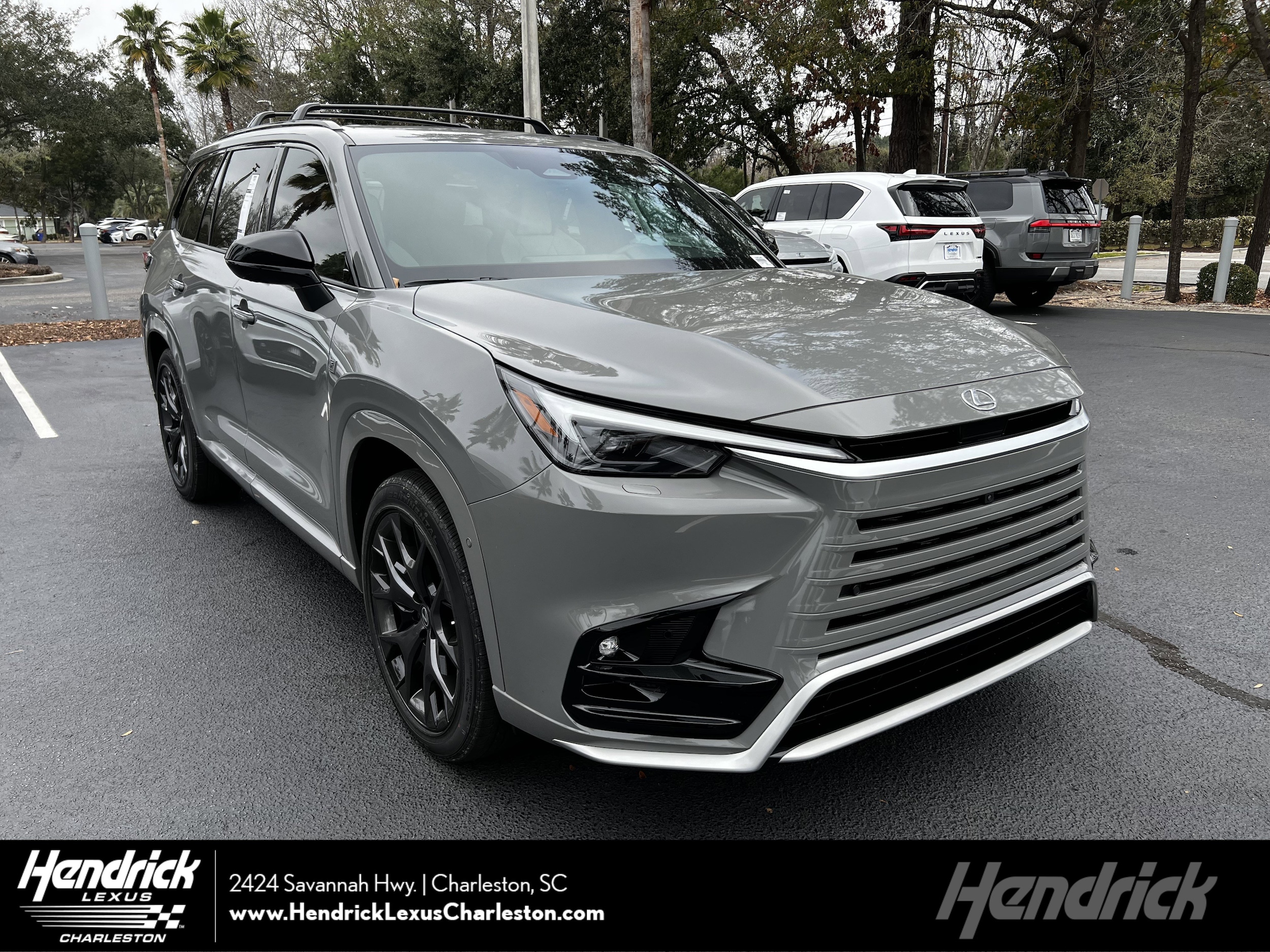 2026 Lexus TX Hybrid's photo