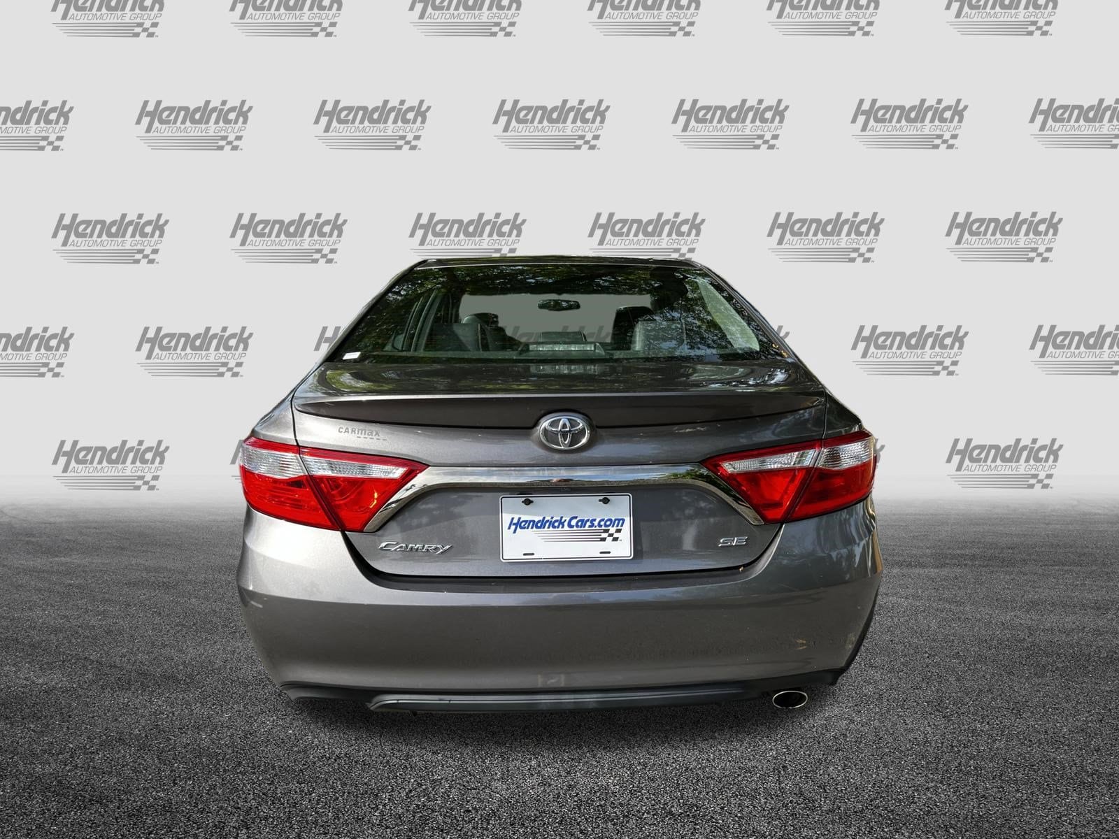 2017 Toyota Camry SE photo 6