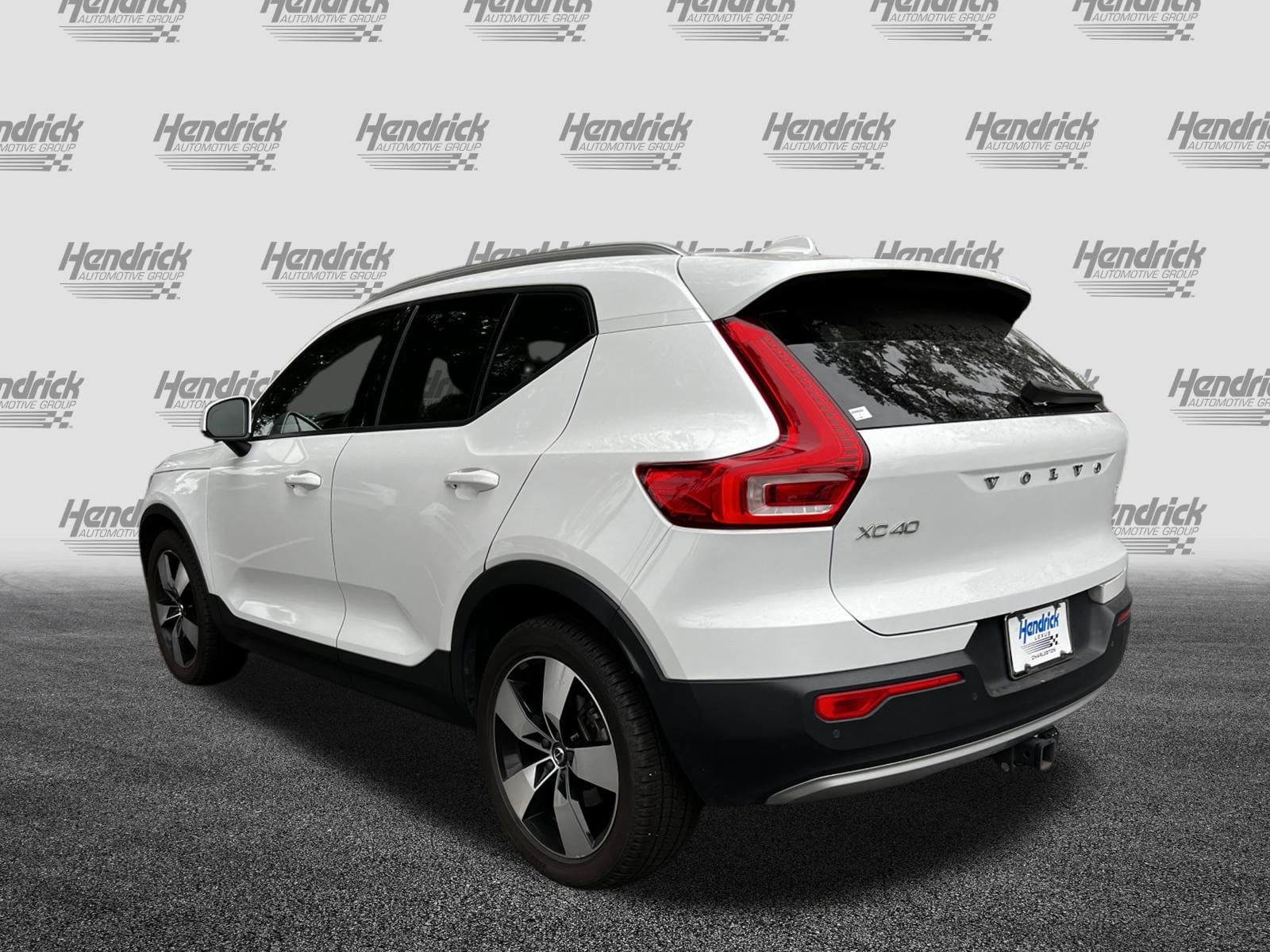 2021 Volvo XC40 Momentum photo 5