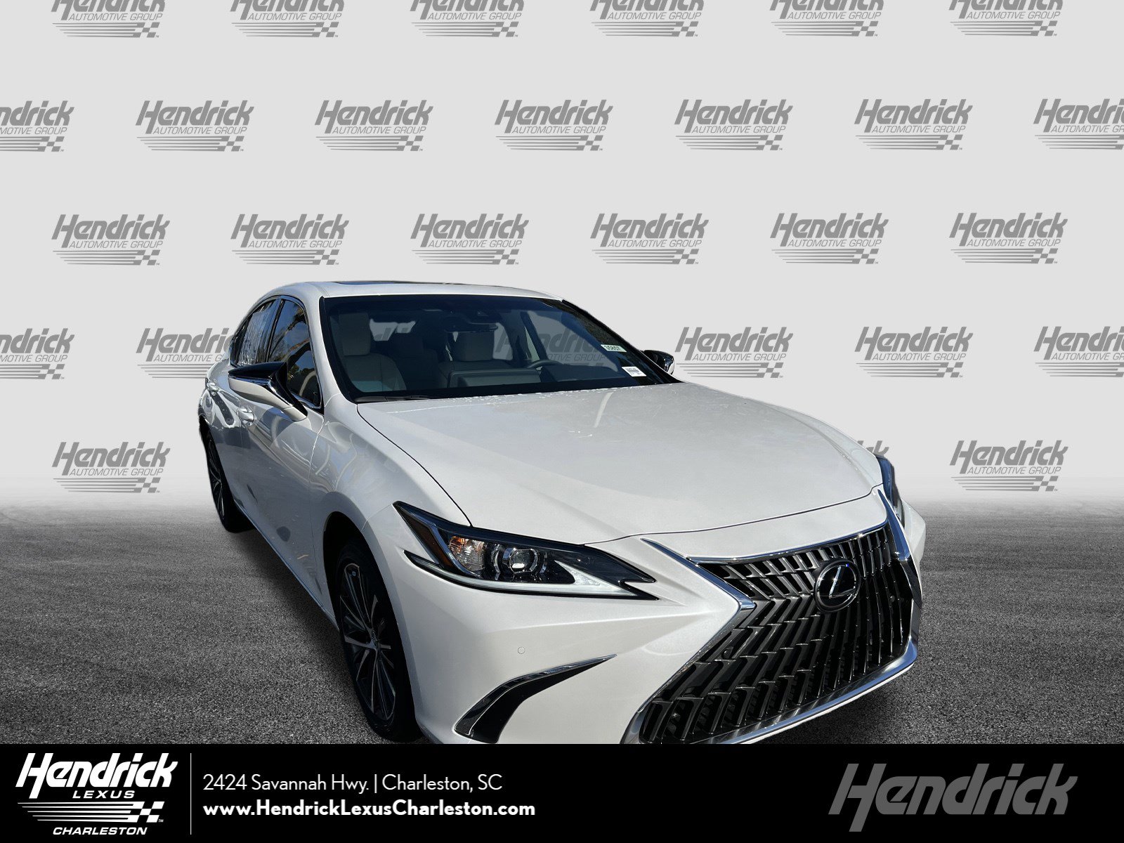 2025 Lexus ES 350's photo