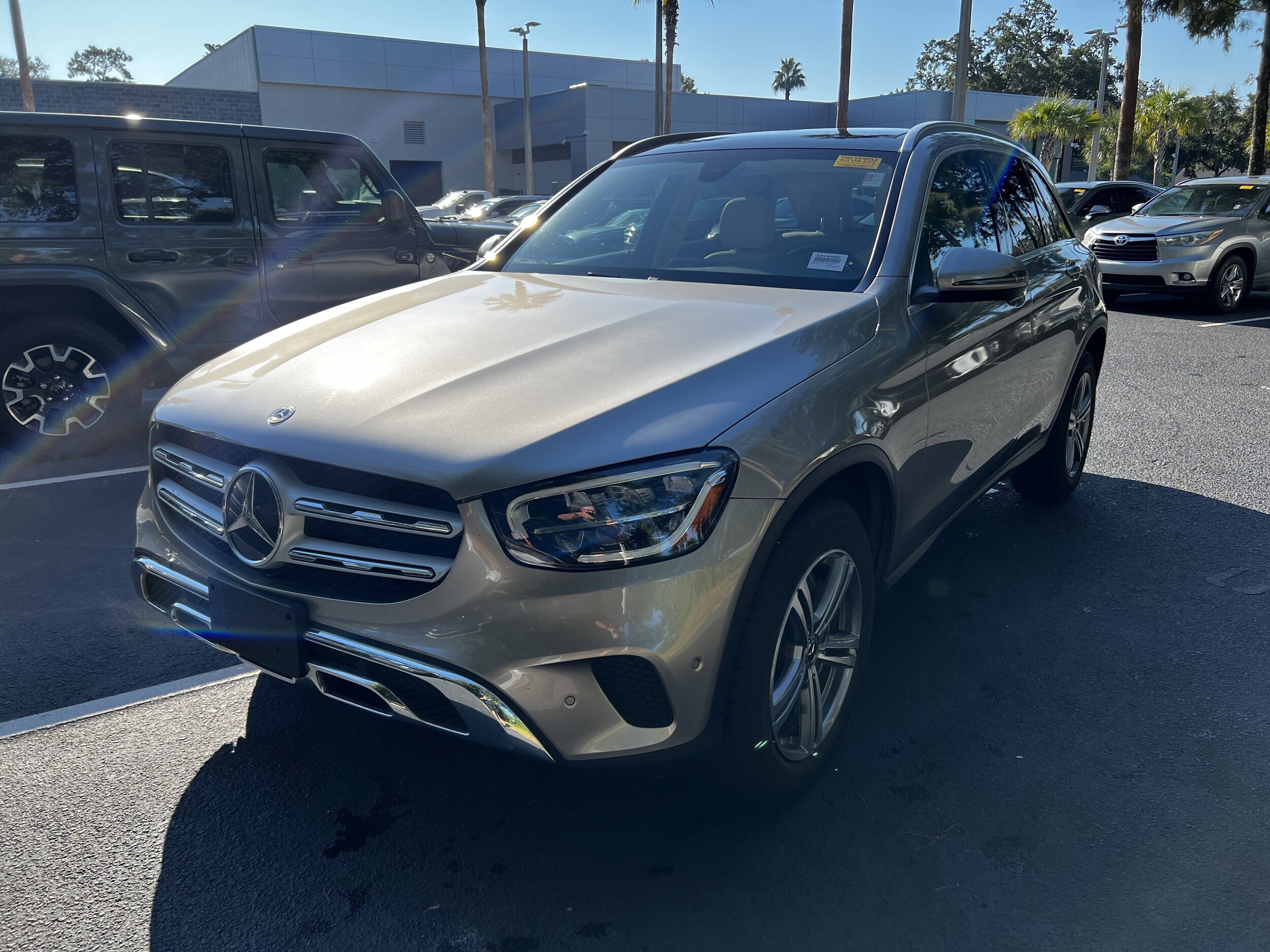 2021 Mercedes Benz GLC 300 photo 4