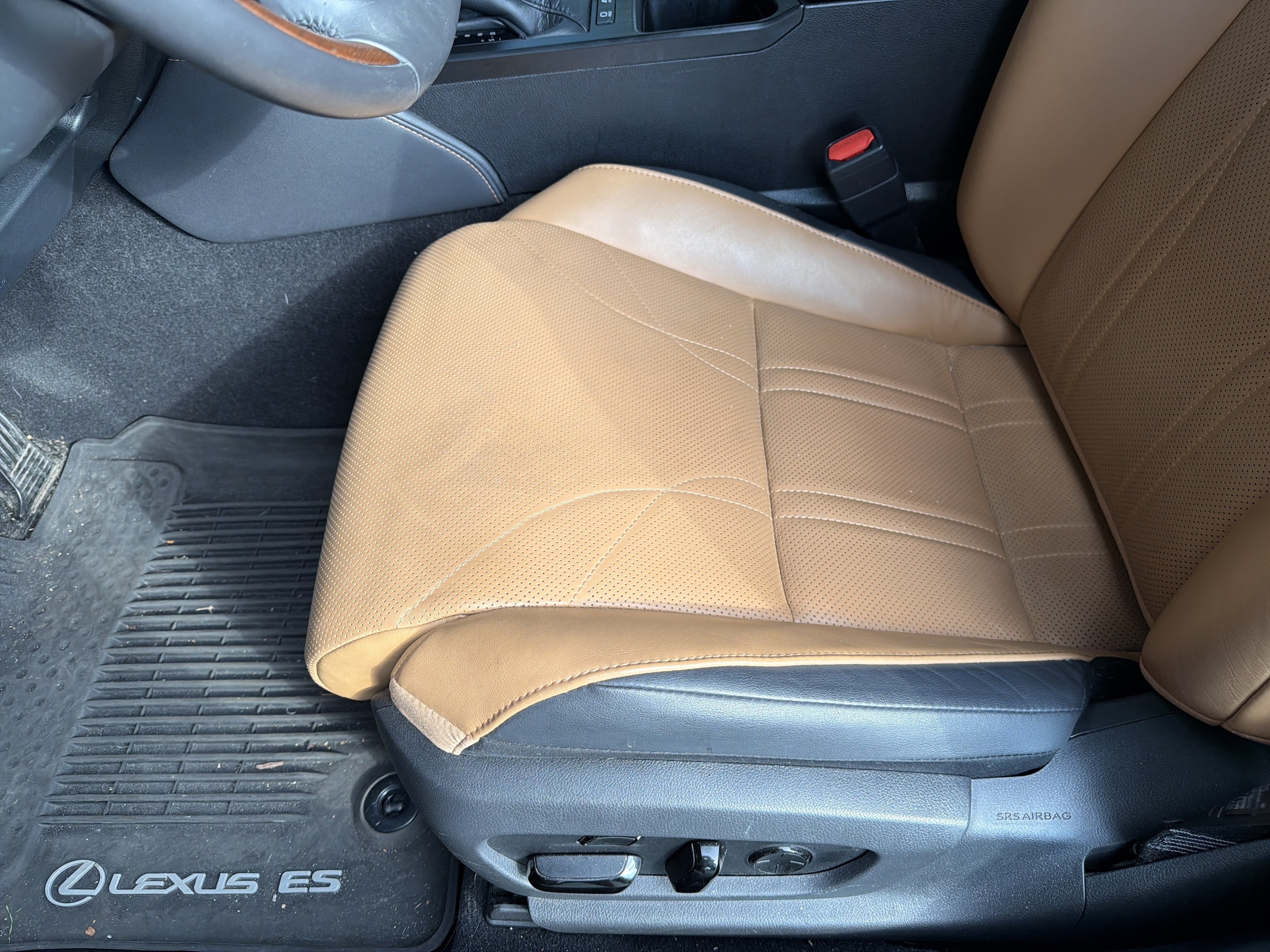 2022 Lexus ES Hybrid 14