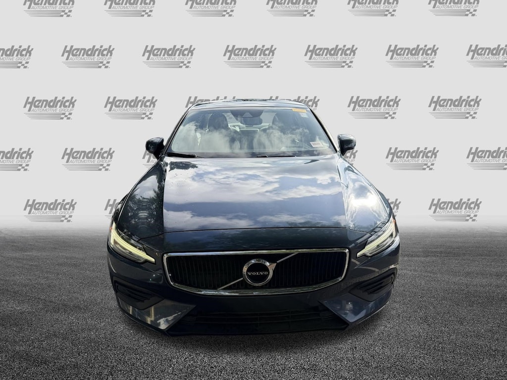 Used 2020 Volvo S60 Momentum Sedan