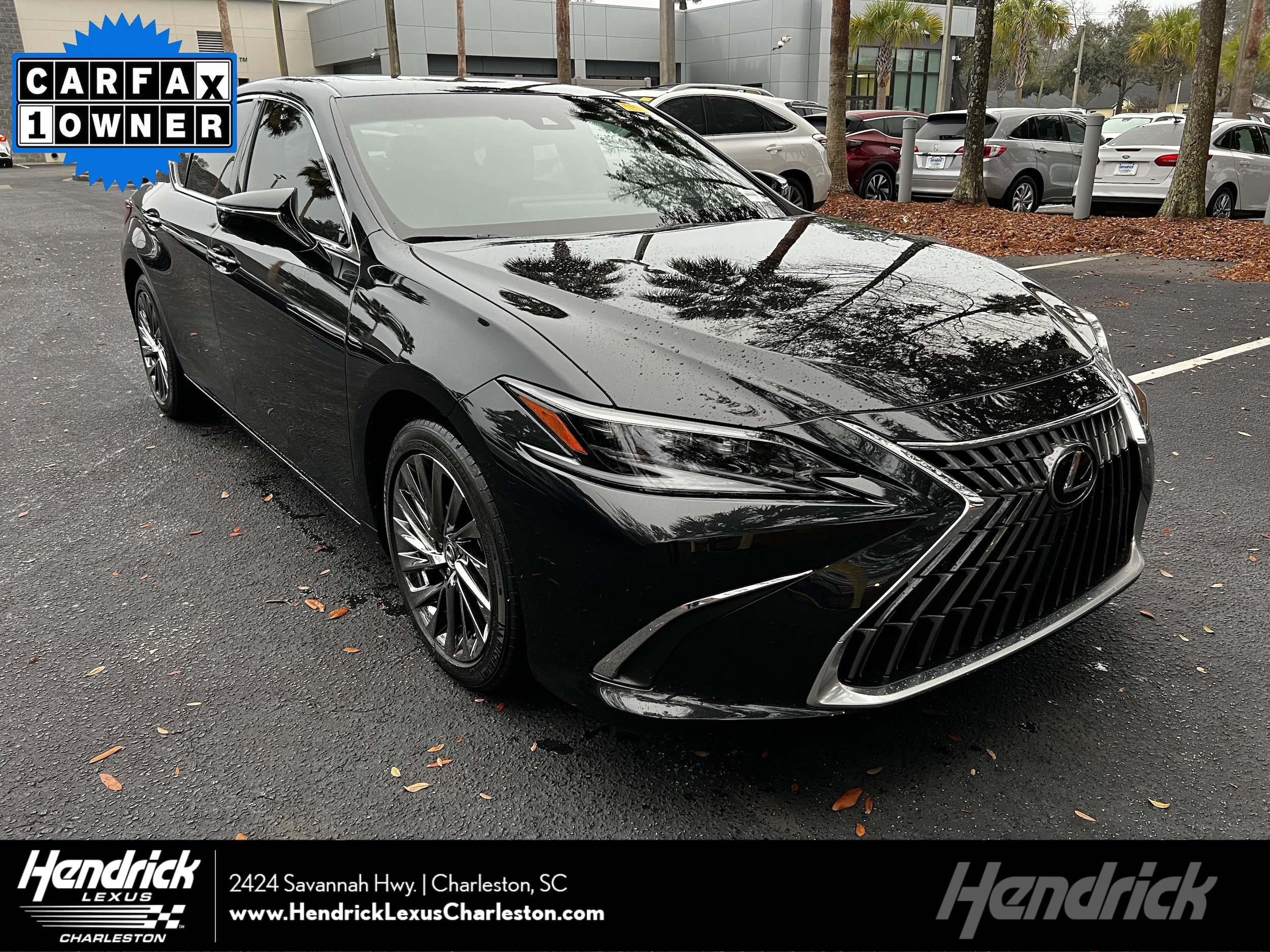 2024 Lexus ES Hybrid 300h Ultra Luxury's photo