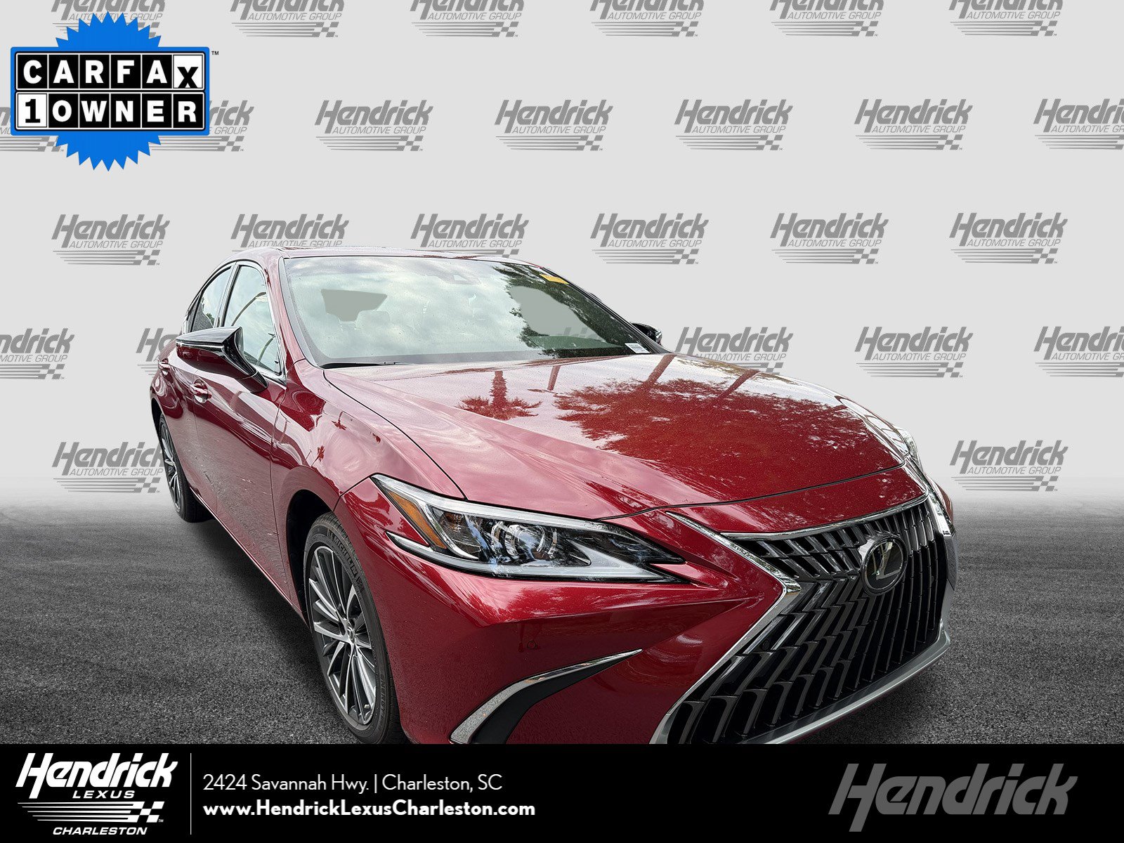 2025 Lexus ES 300h 300h's photo