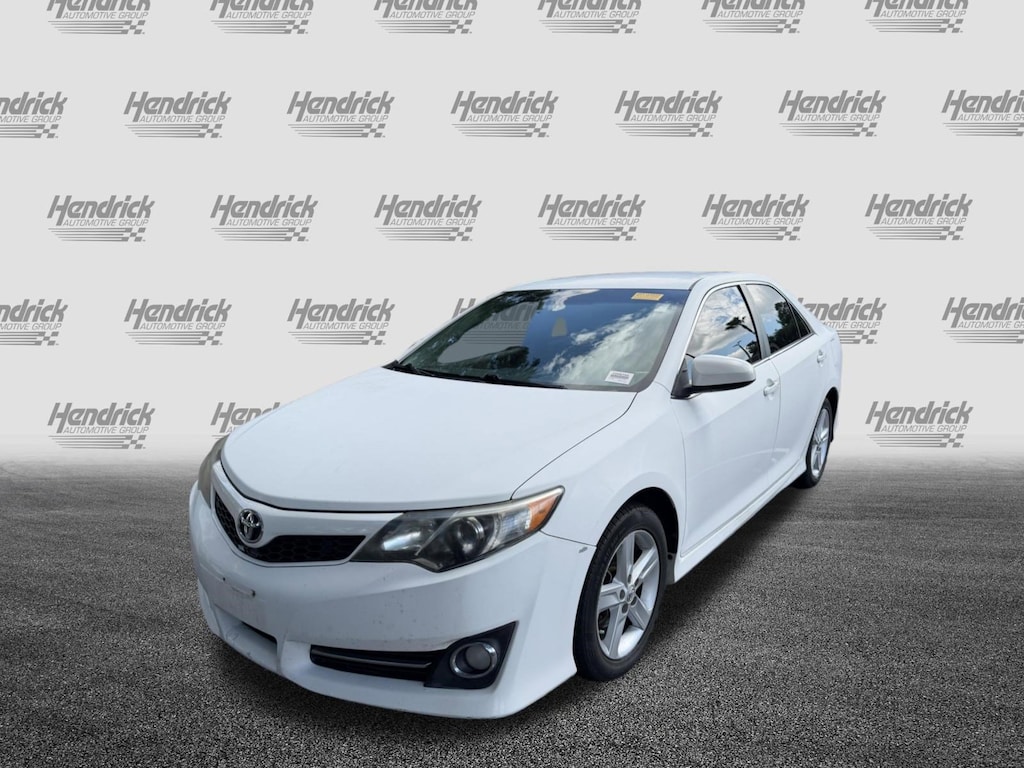 Used 2013 Toyota Camry SE Sedan