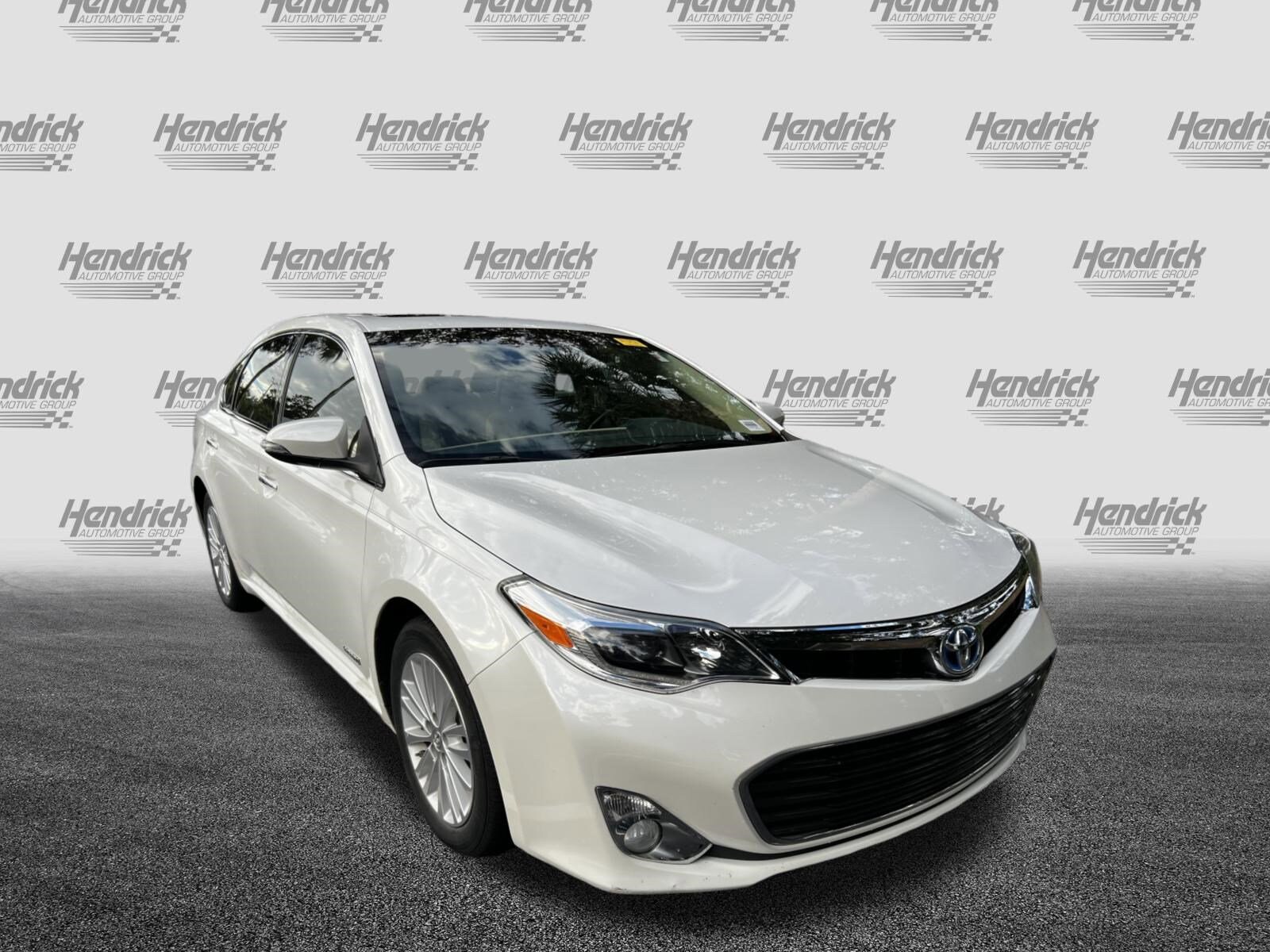 2013 Toyota Avalon Hybrid Limited photo 2