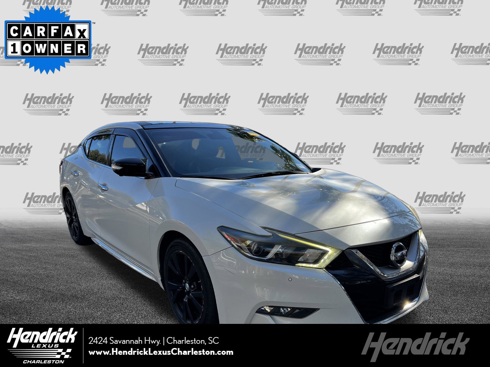 2017 Nissan Maxima Platinum's photo