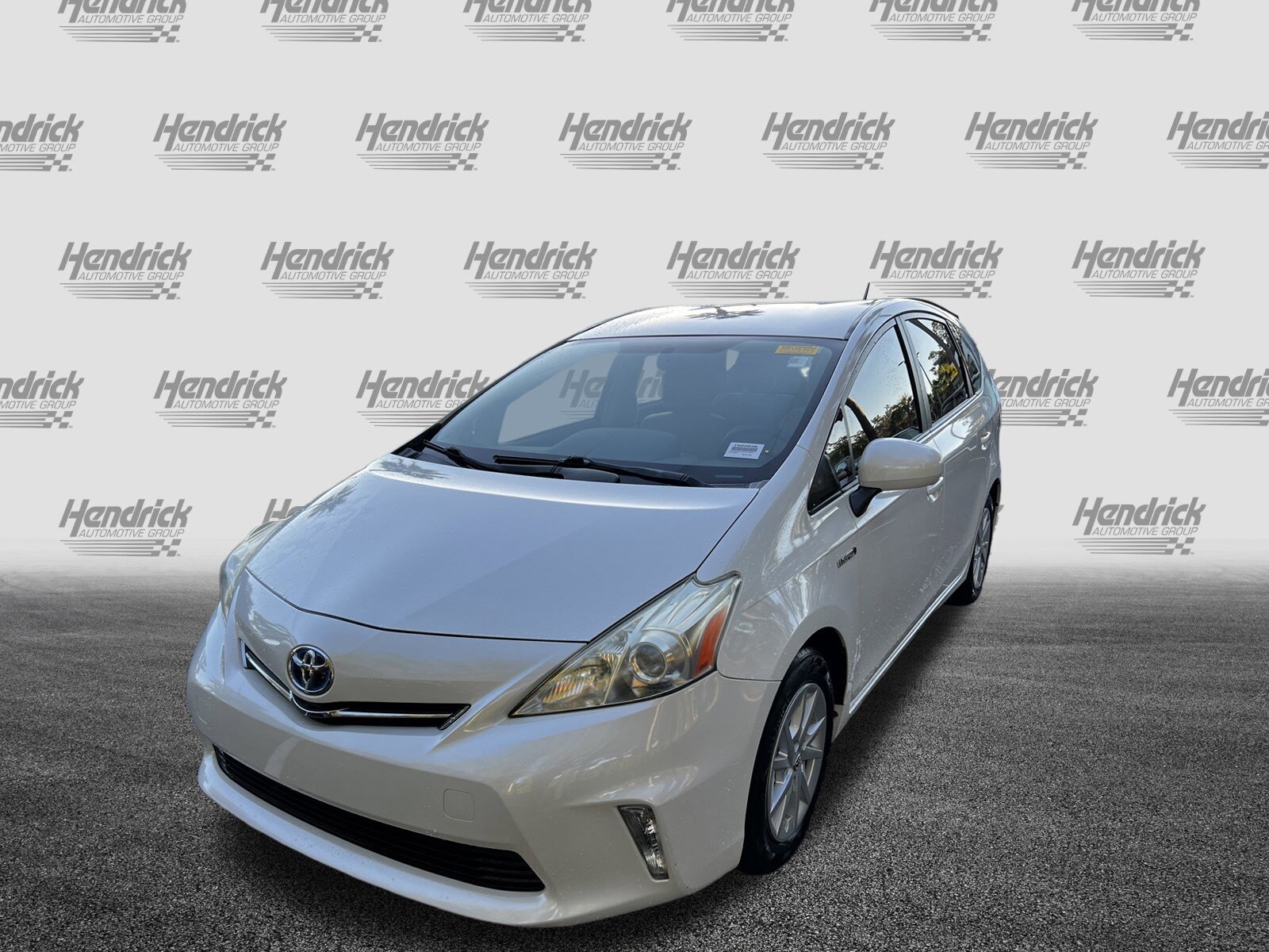 2013 Toyota Prius V Five photo 3