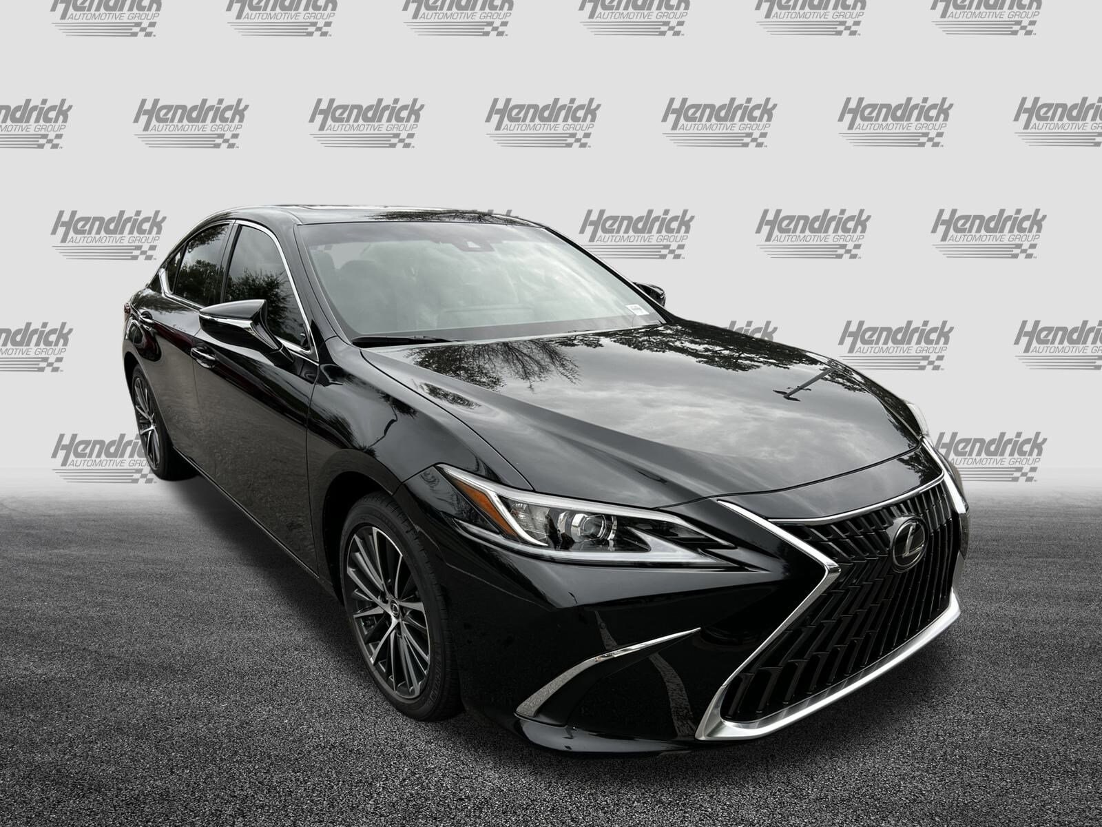2025 Lexus ES 300h photo 2