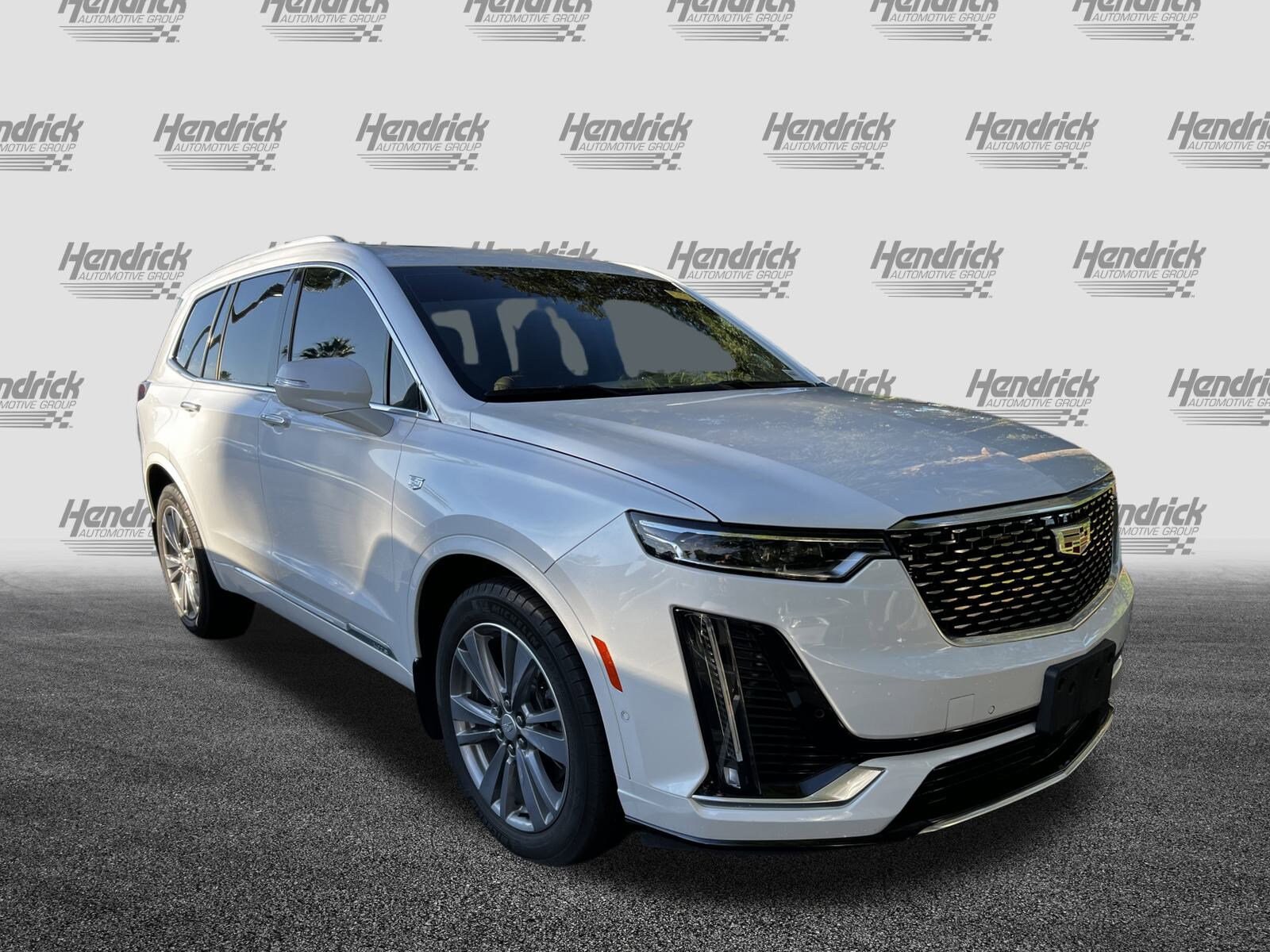 2022 Cadillac XT6 Premium Luxury photo 2