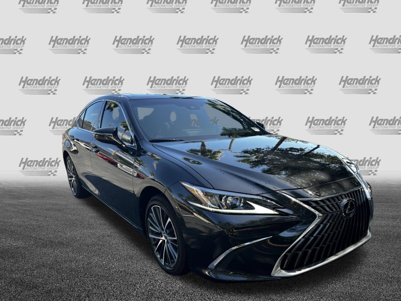 2024 Lexus ES 300h Premium photo 2