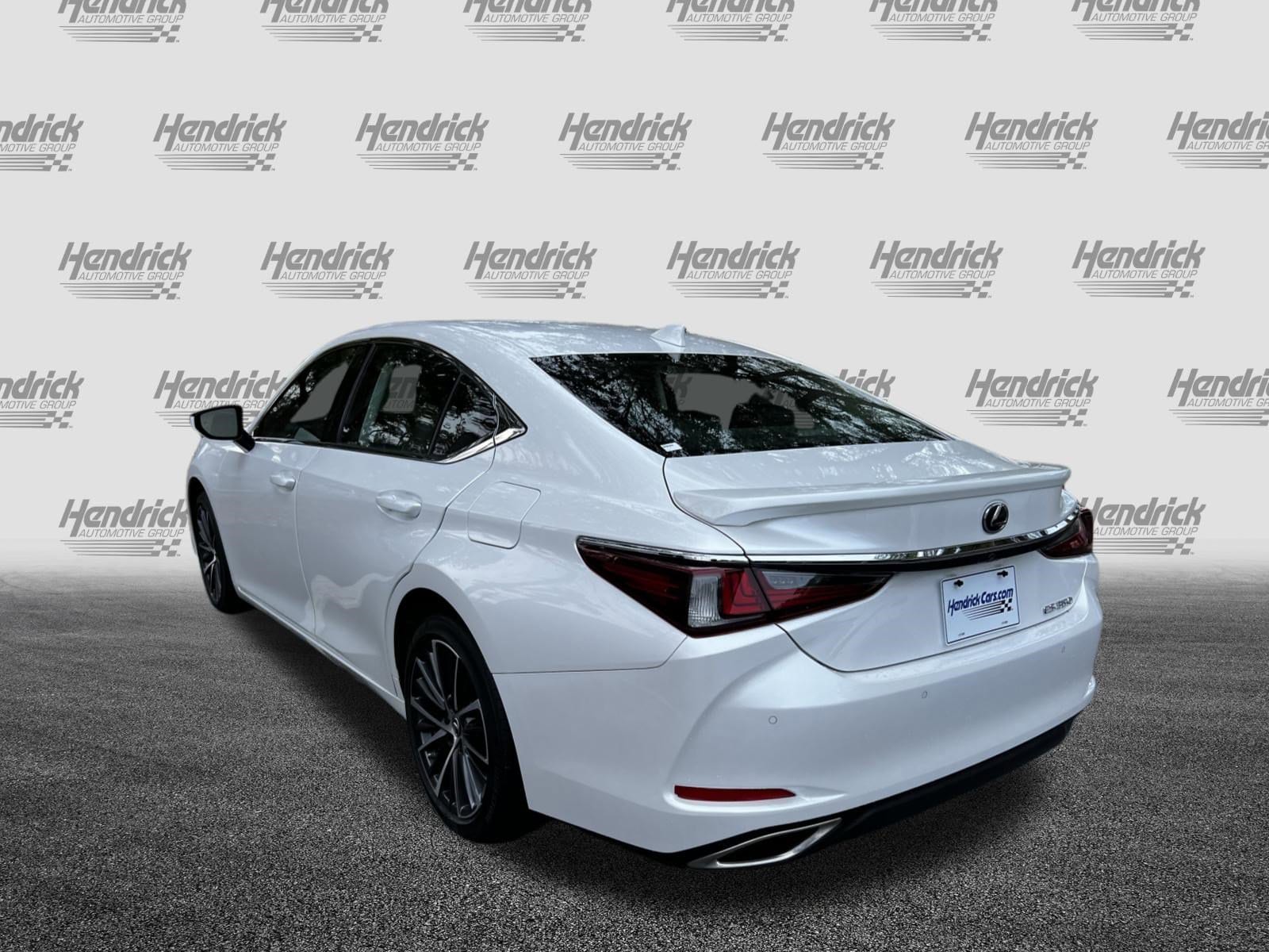 2024 LEXUS ES 350 photo 5