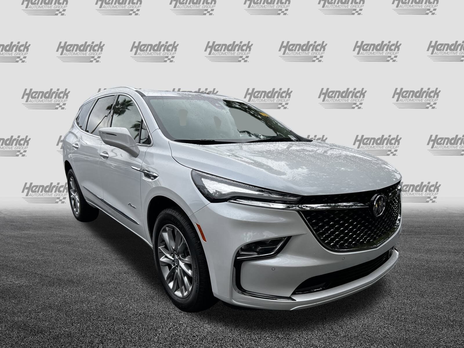 2023 Buick Enclave Avenir photo 2