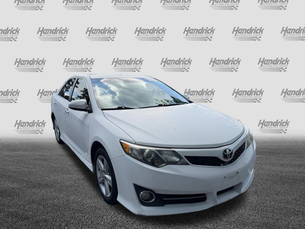 Used 2013 Toyota Camry SE Sedan