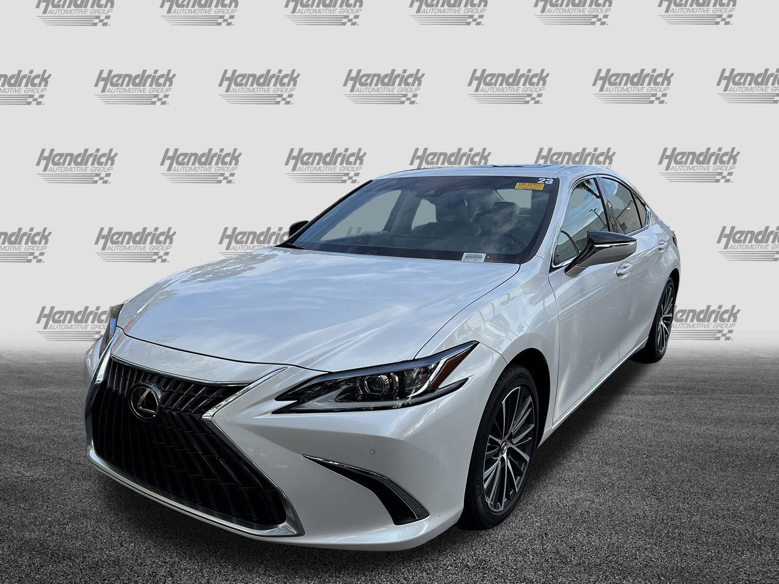 2025 Lexus ES 300h Premium photo 4