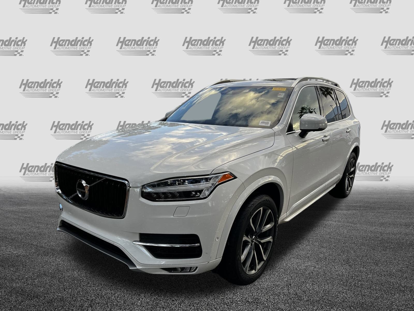 2018 Volvo XC90 Momentum photo 4