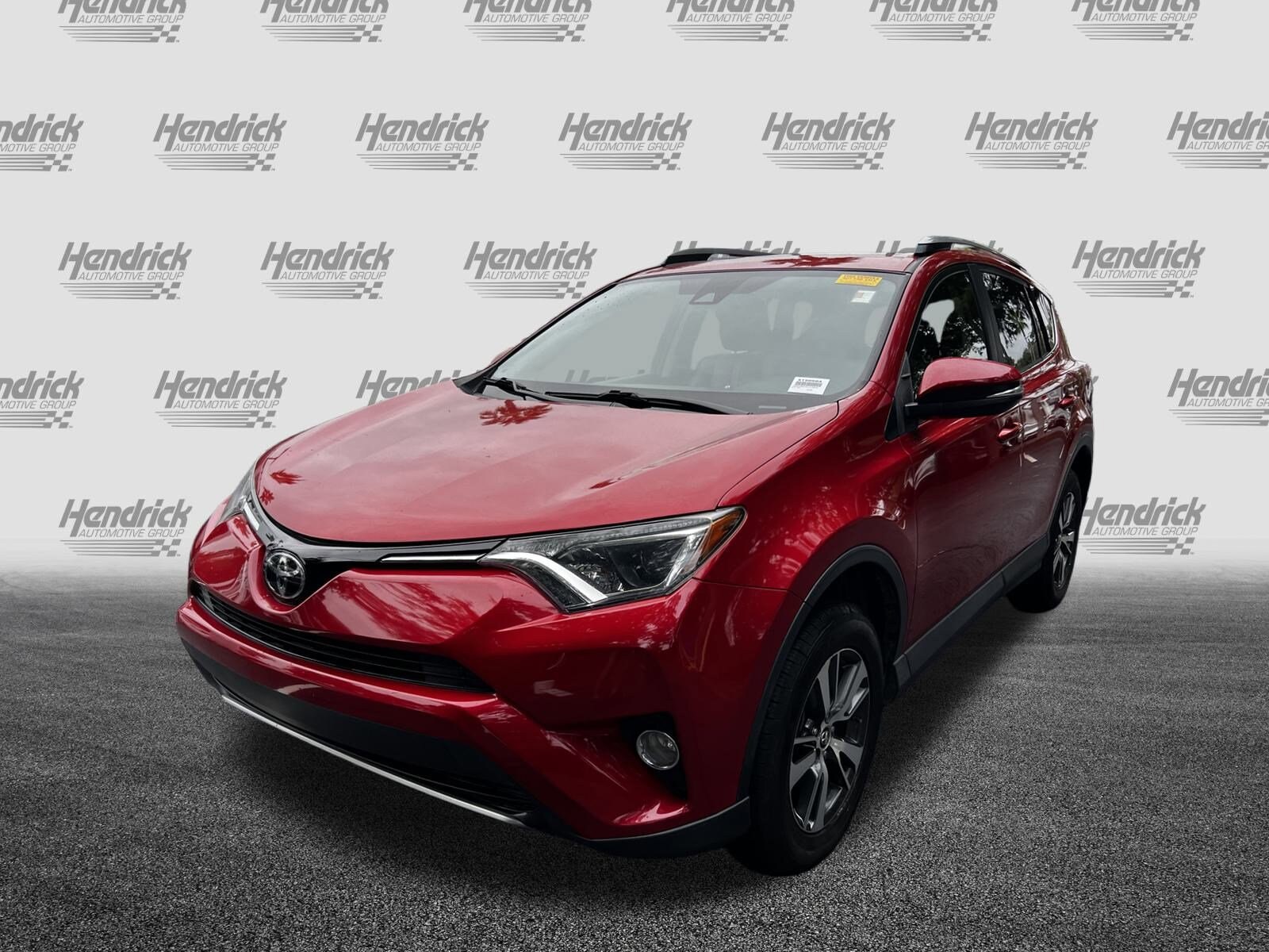 2017 Toyota RAV4 XLE photo 4
