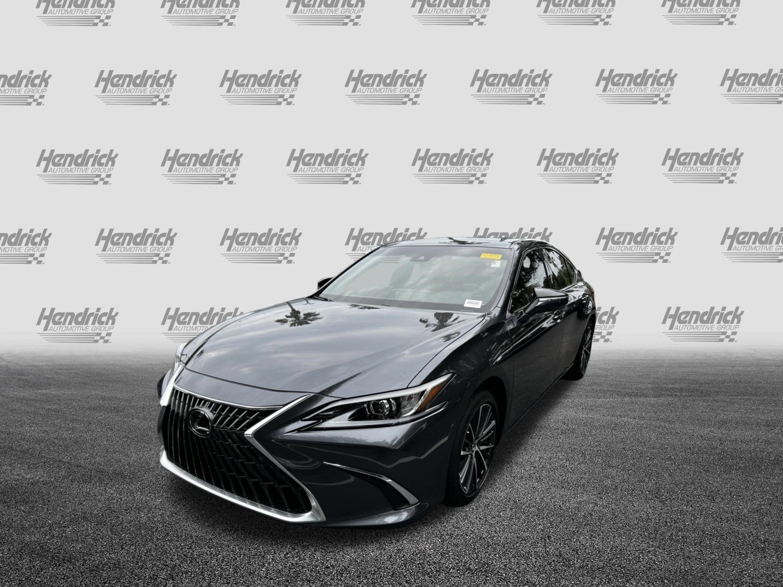 2025 LEXUS ES ES 300h photo 2