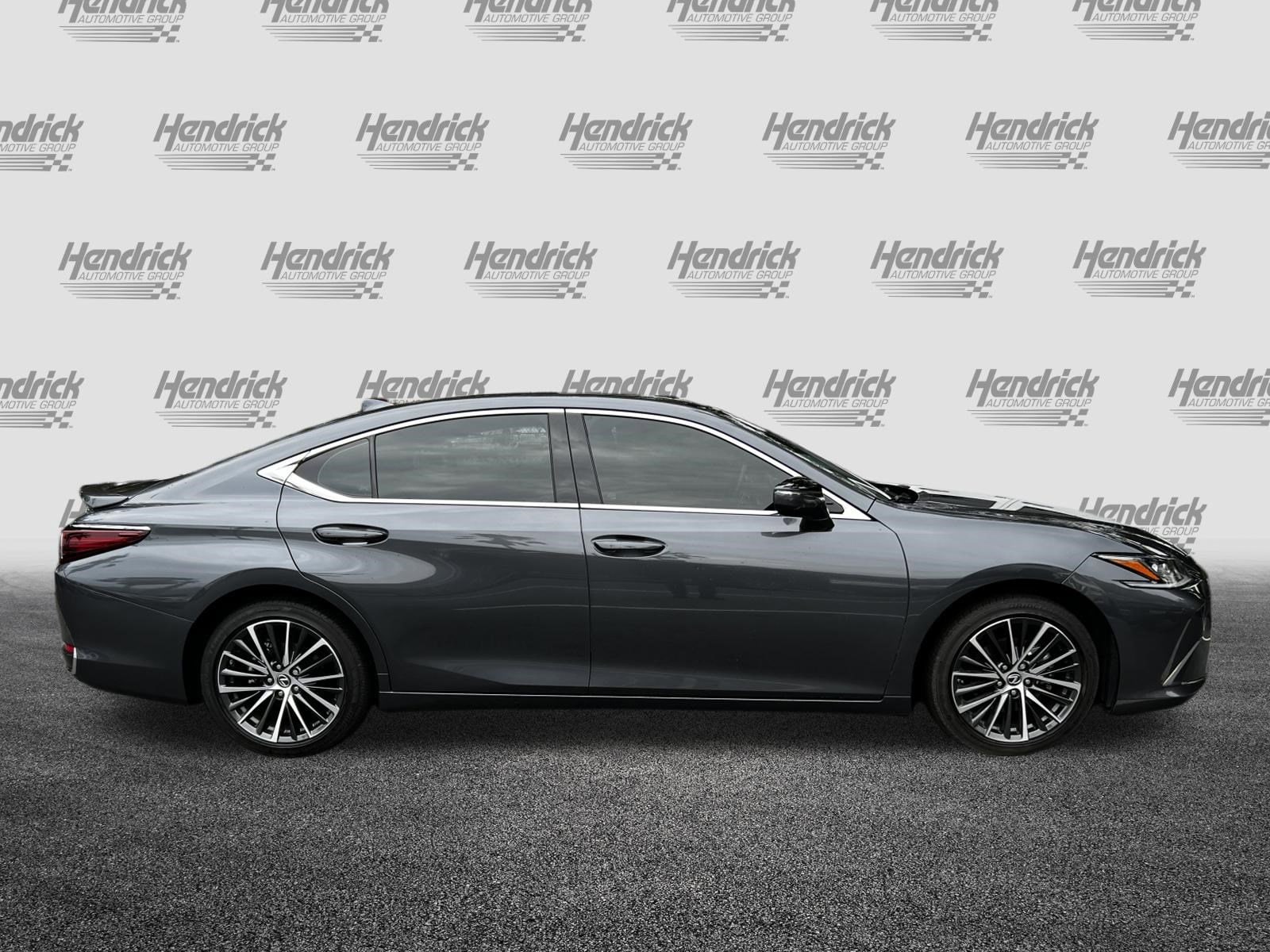 2025 LEXUS ES ES 300h photo 3