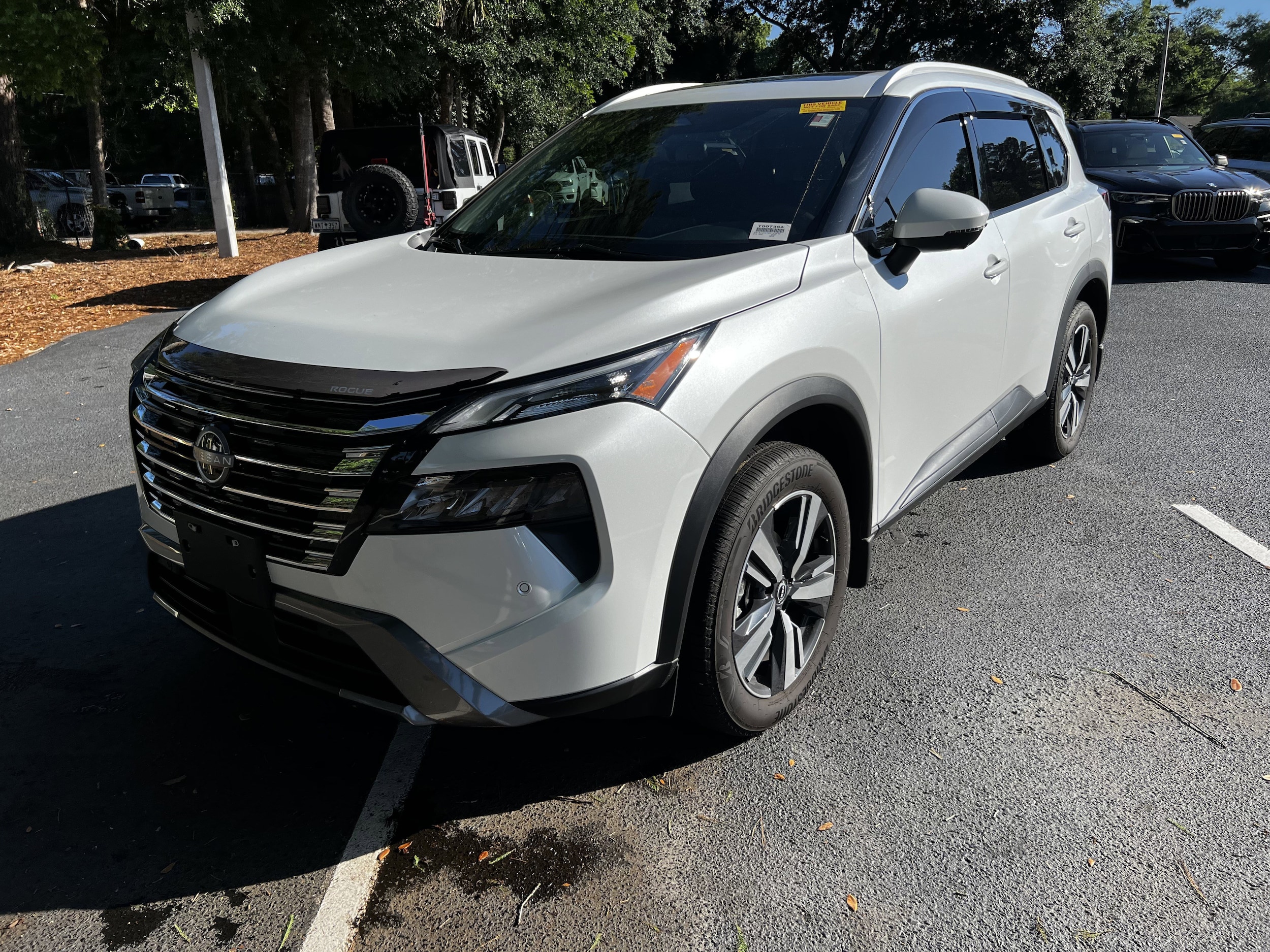 2024 Nissan Rogue SL photo 2