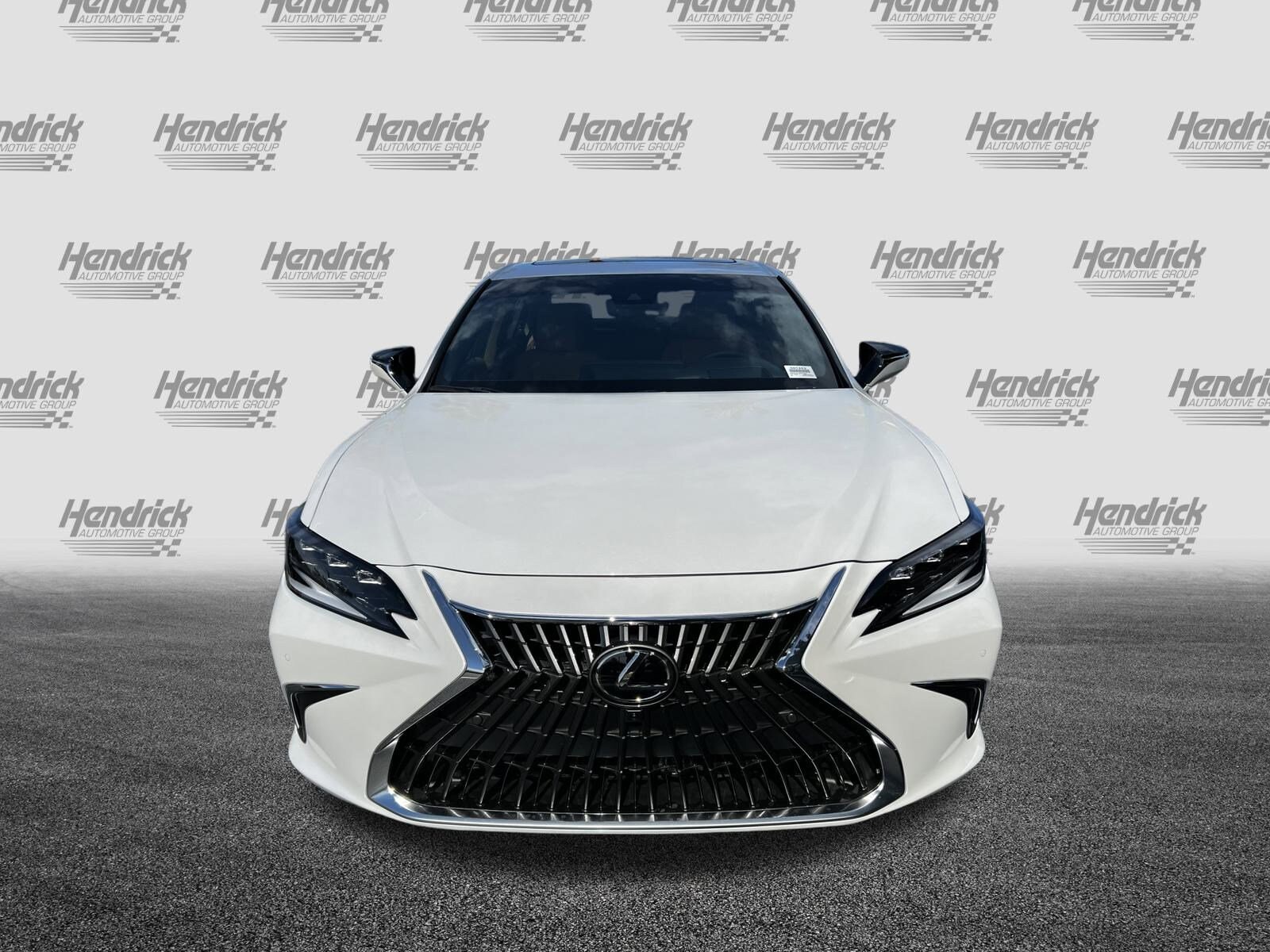 2025 Lexus ES 300h Ultra Luxury photo 3