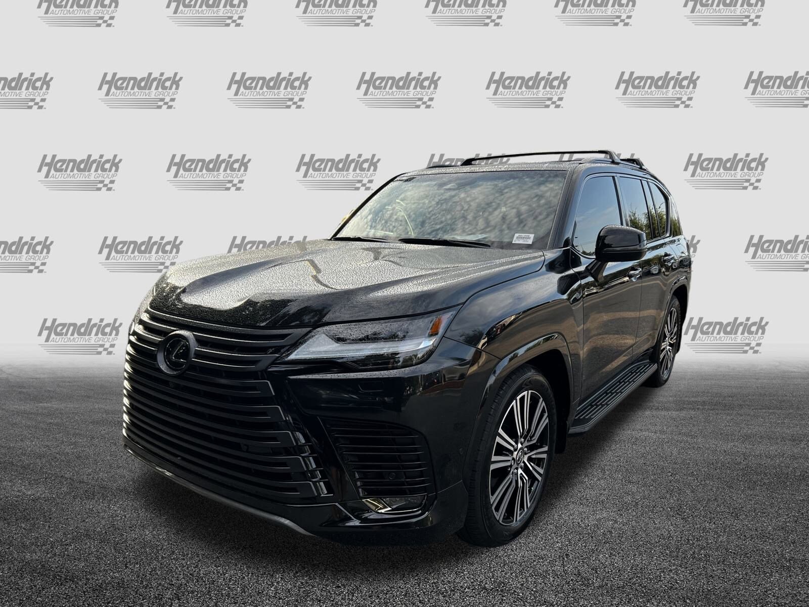 2025 Lexus LX Luxury photo 2