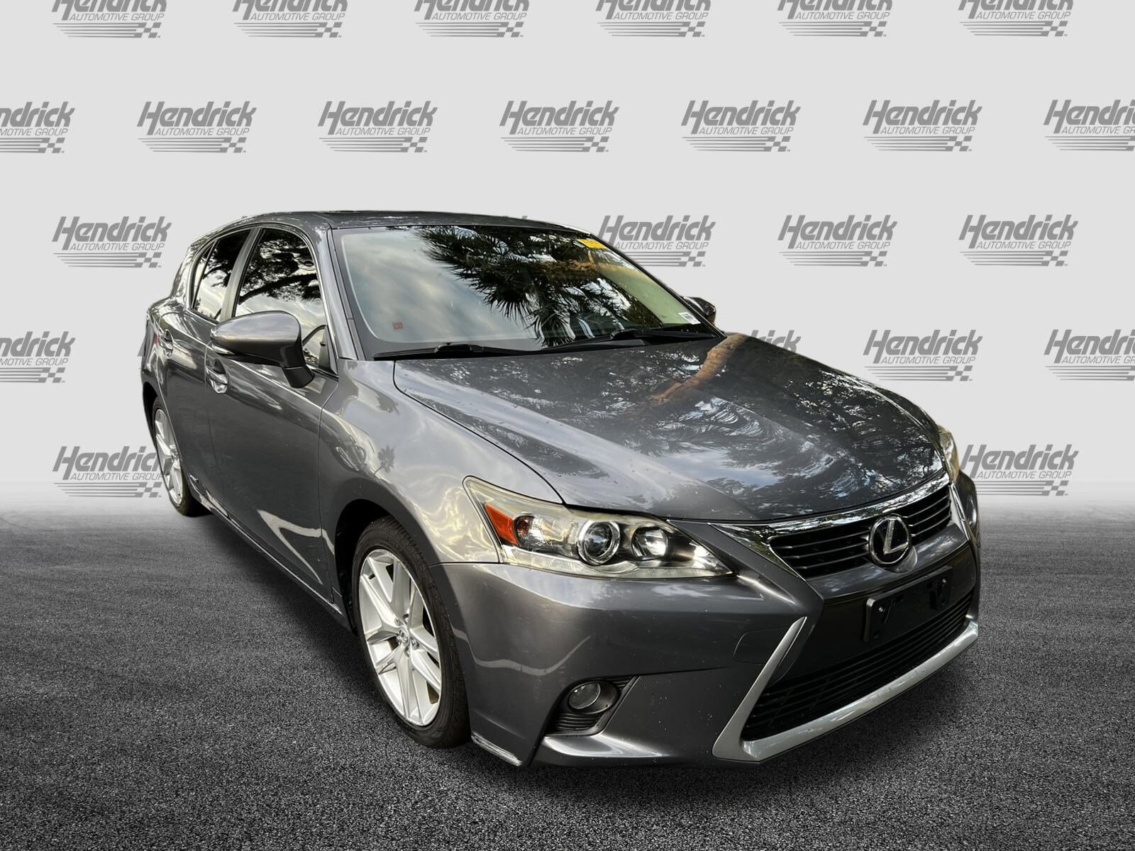 2015 Lexus CT 200h photo 2