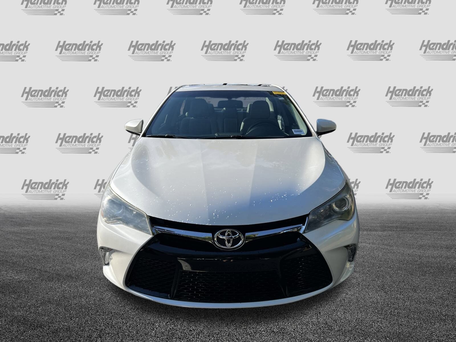 2017 Toyota Camry XSE photo 3