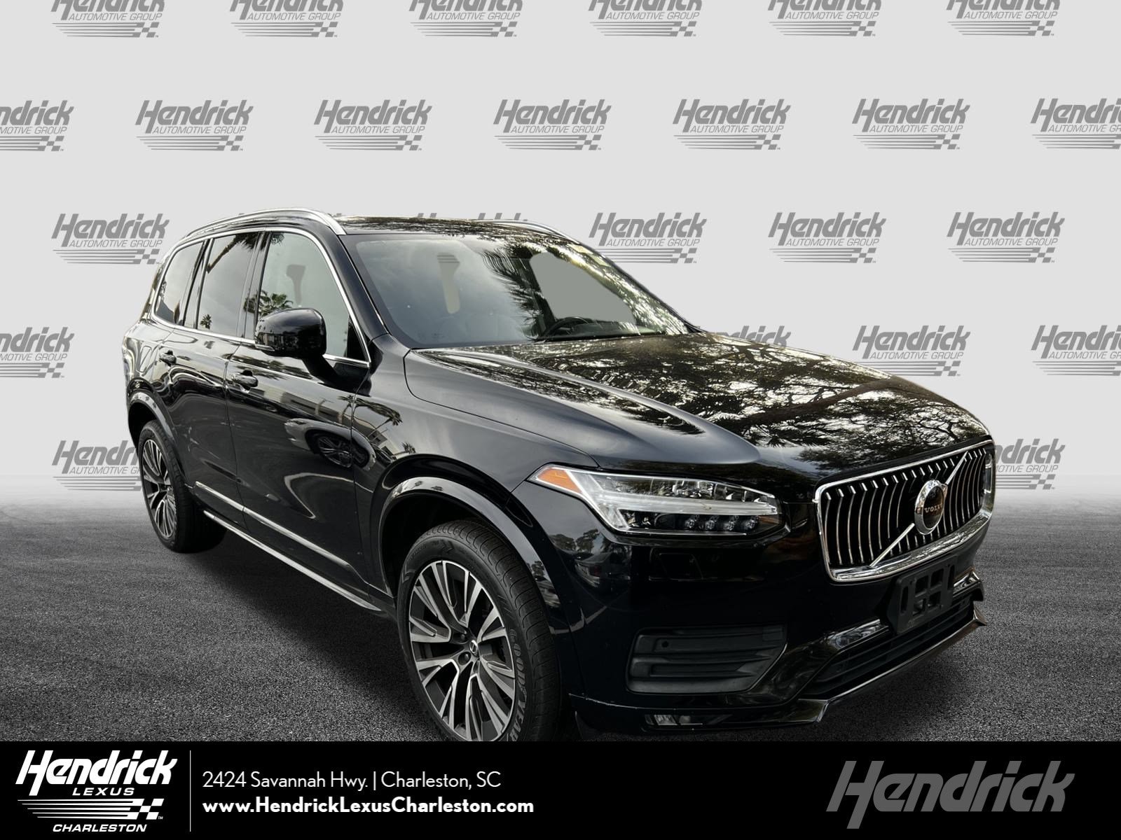 2021 Volvo XC90 Momentum's photo