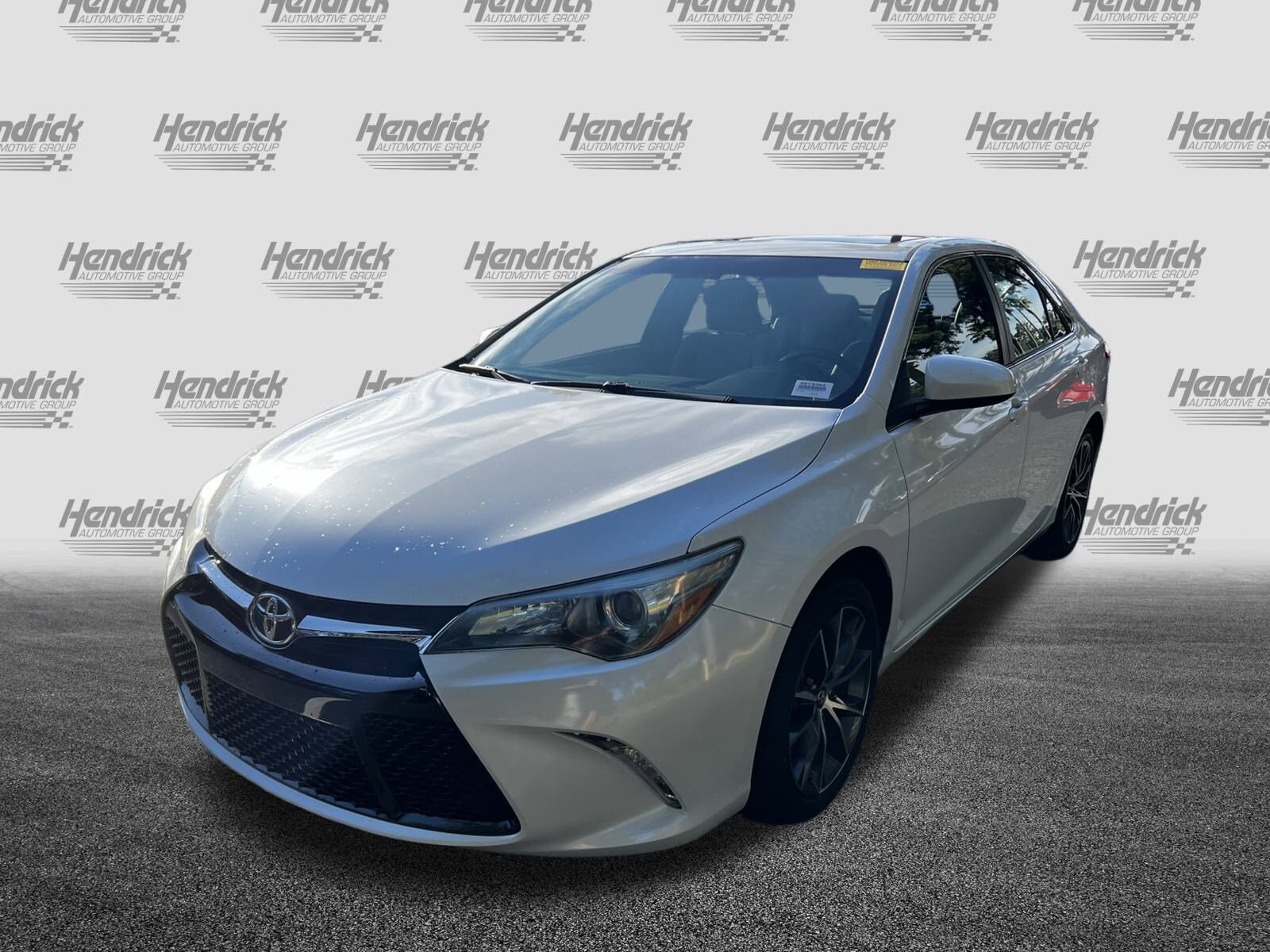 2017 Toyota Camry XSE photo 4
