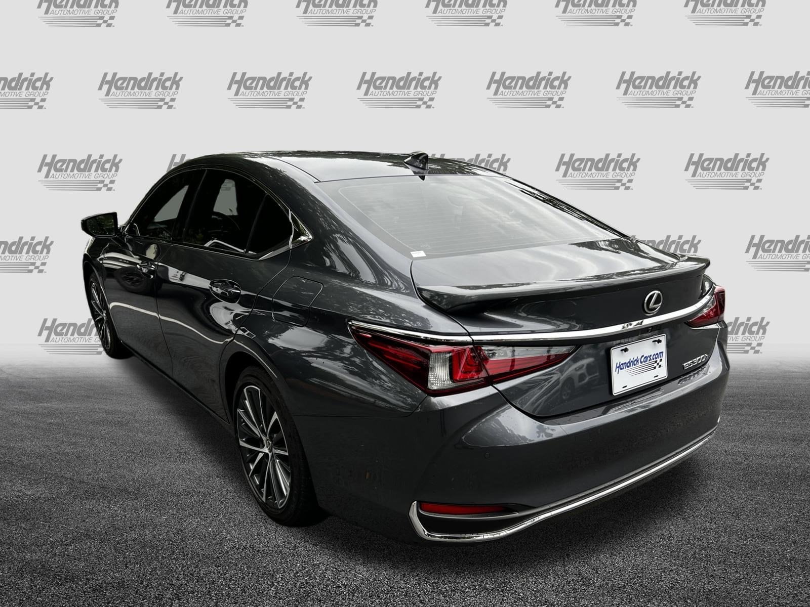 2025 LEXUS ES ES 300h photo 4