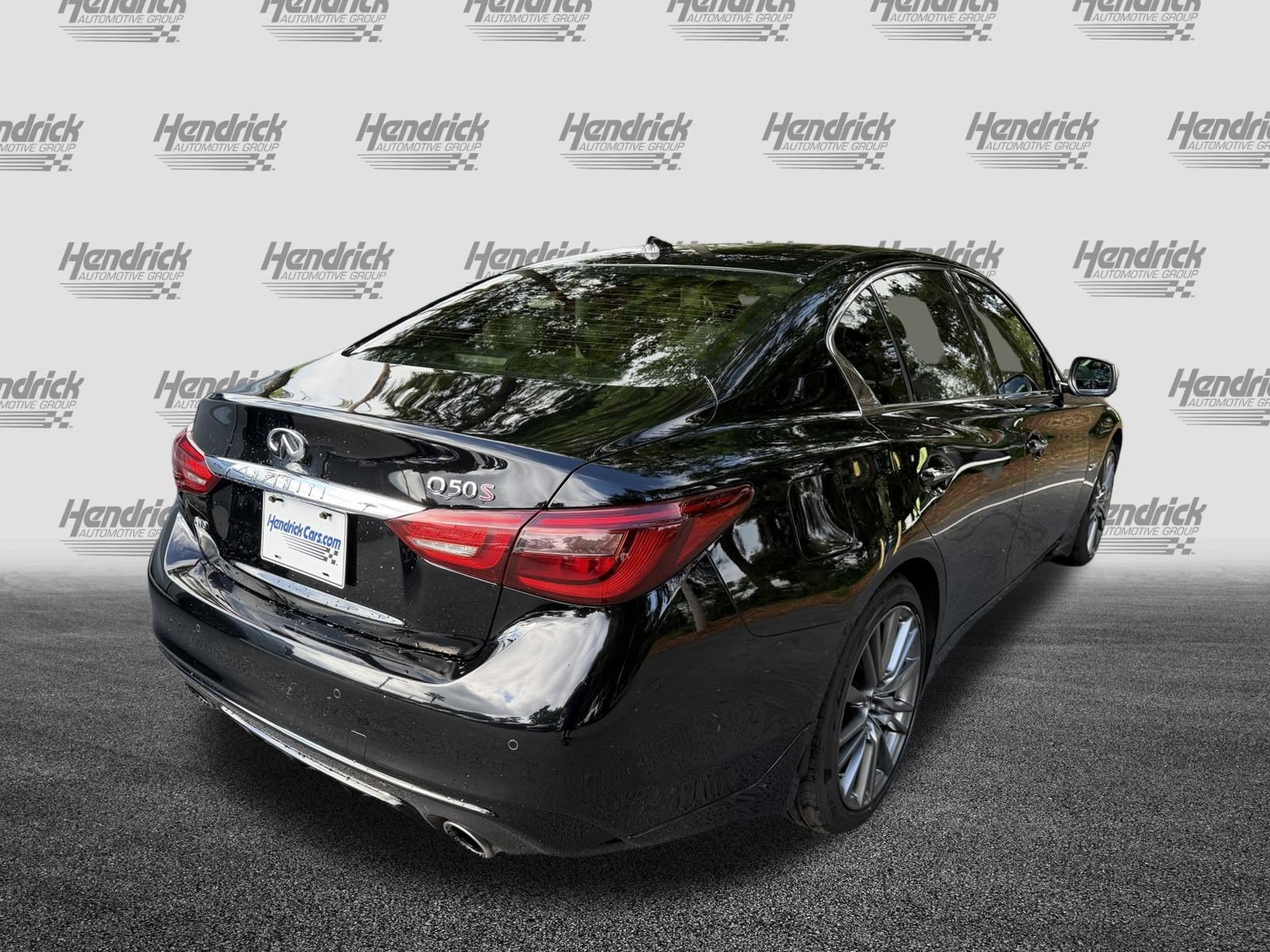 INFINITI Q50 RED SPORT 400