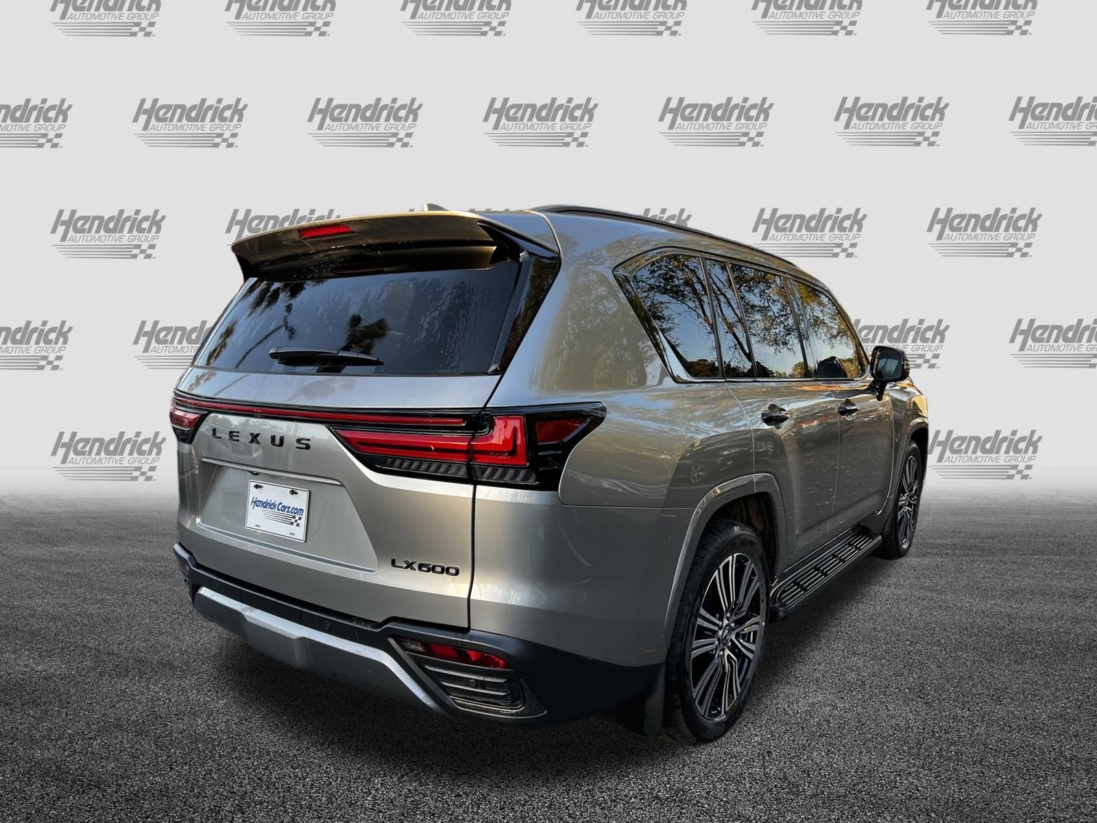 2025 LEXUS LX 600 LUXURY photo 3