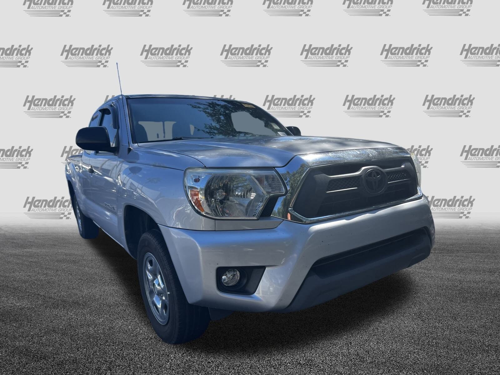 2013 Toyota Tacoma Access Cab SR5 photo 2