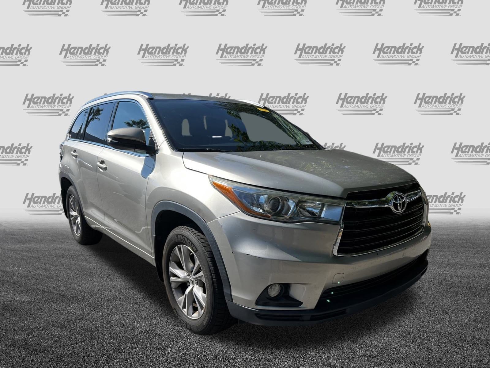 Used 2015 Toyota Highlander XLE with VIN 5TDJKRFH5FS081938 for sale in Charleston, SC