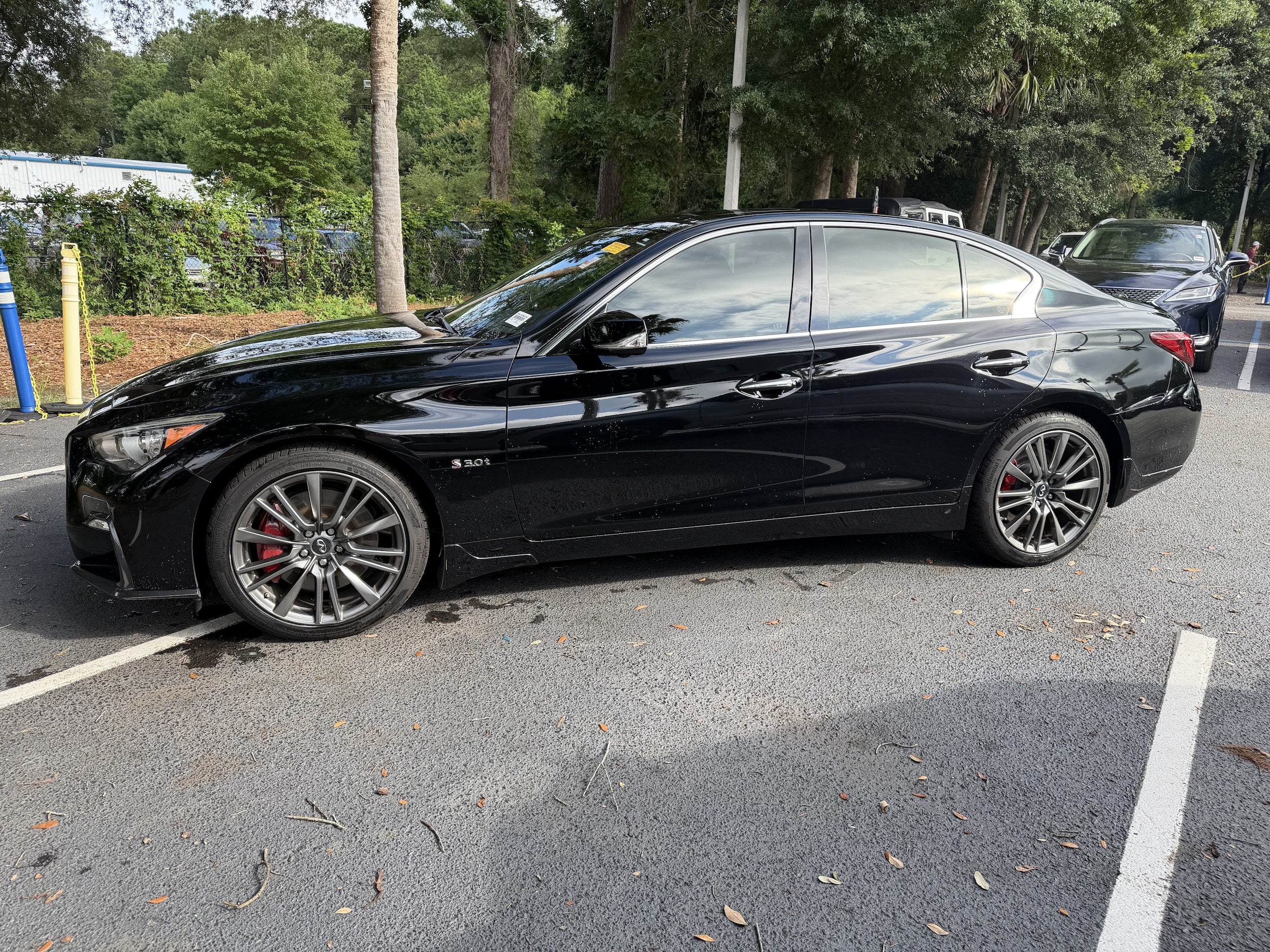 INFINITI Q50 RED SPORT 400