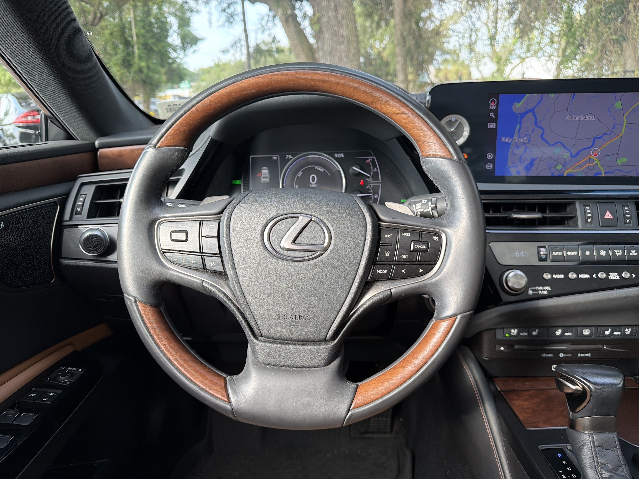 2022 Lexus ES Hybrid 31