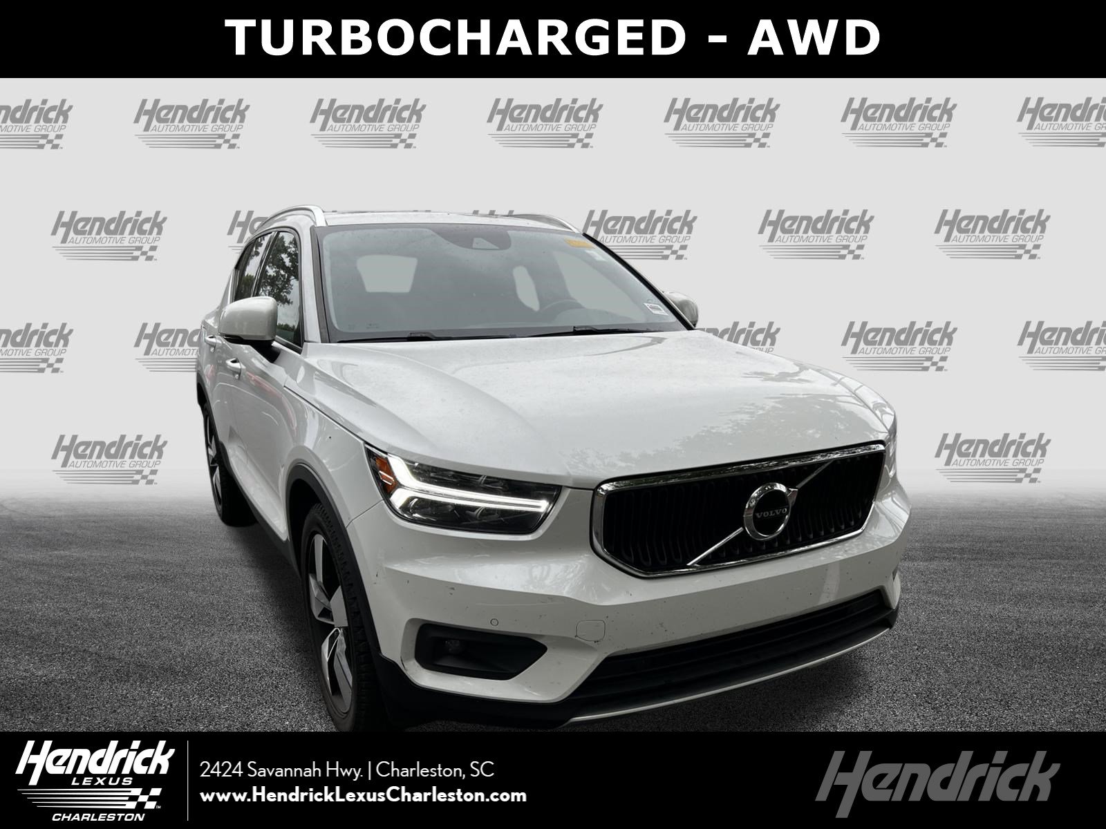 2021 Volvo XC40 T5 Momentum AWD's photo