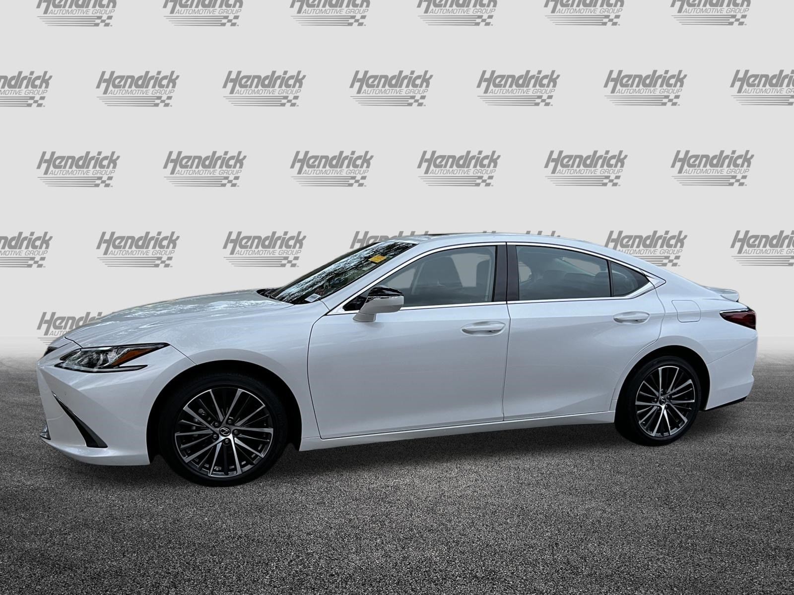 2024 LEXUS ES 350 photo 4