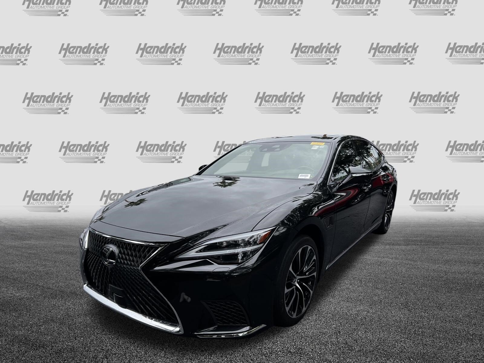 2023 Lexus LS 500h photo 4