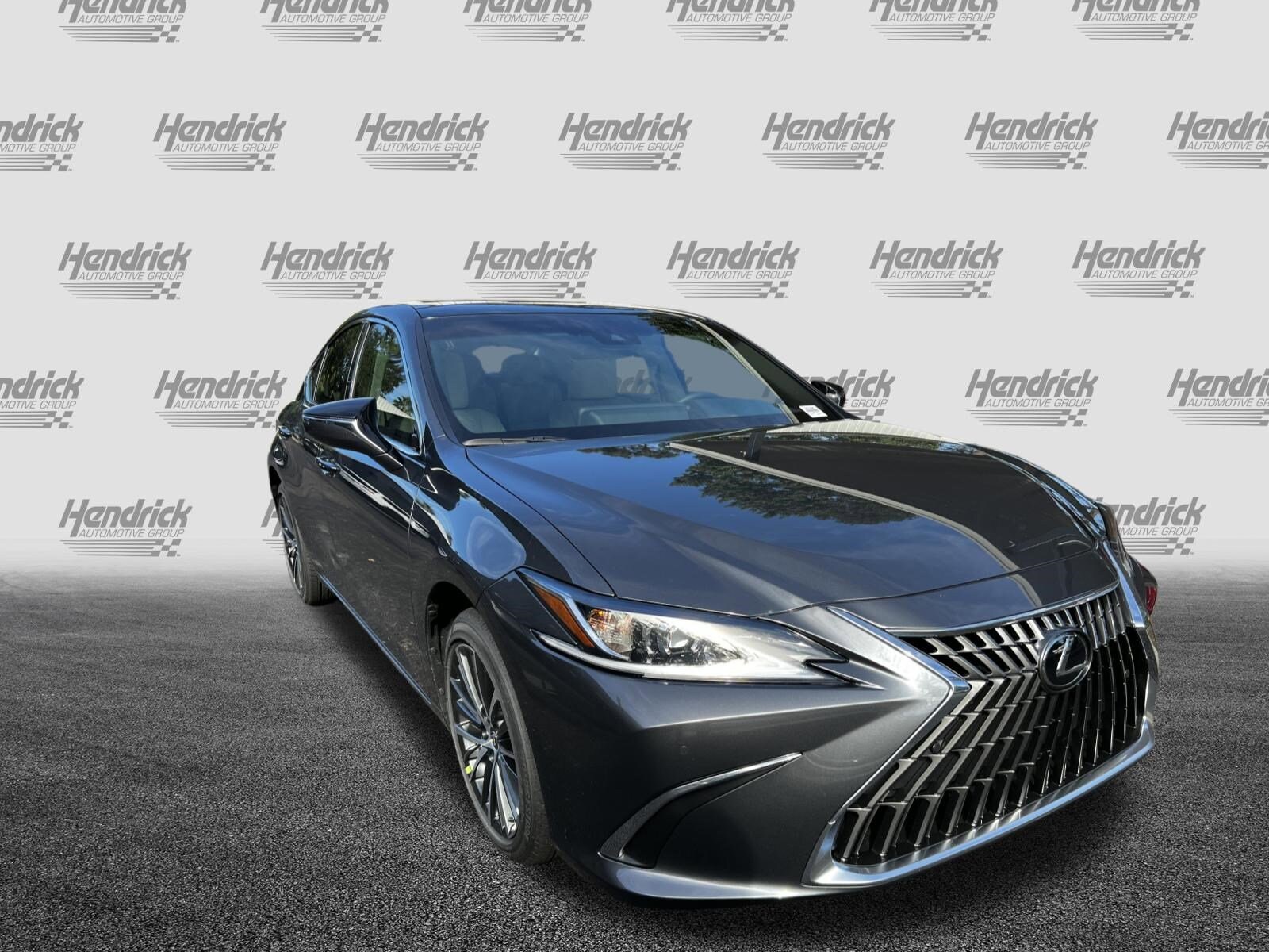 2025 Lexus ES 350 photo 2