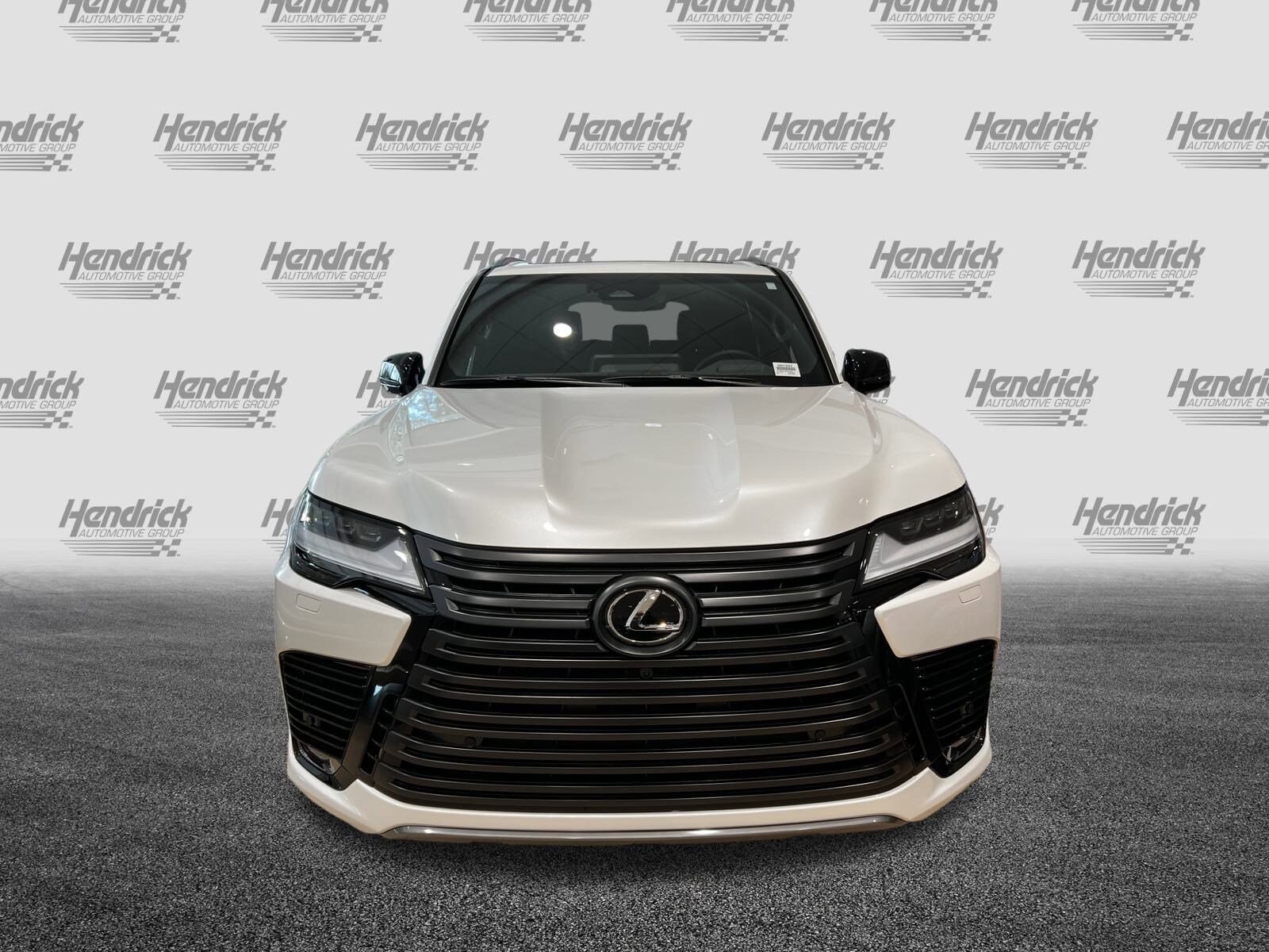 2025 Lexus LX 600 Luxury photo 2
