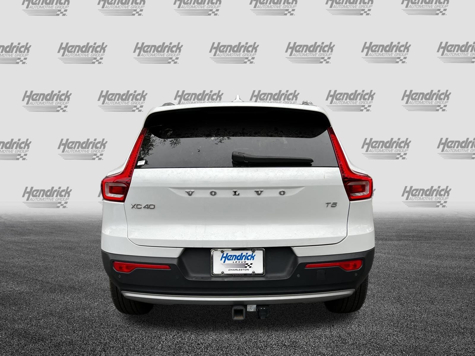 2021 Volvo XC40 Momentum photo 6